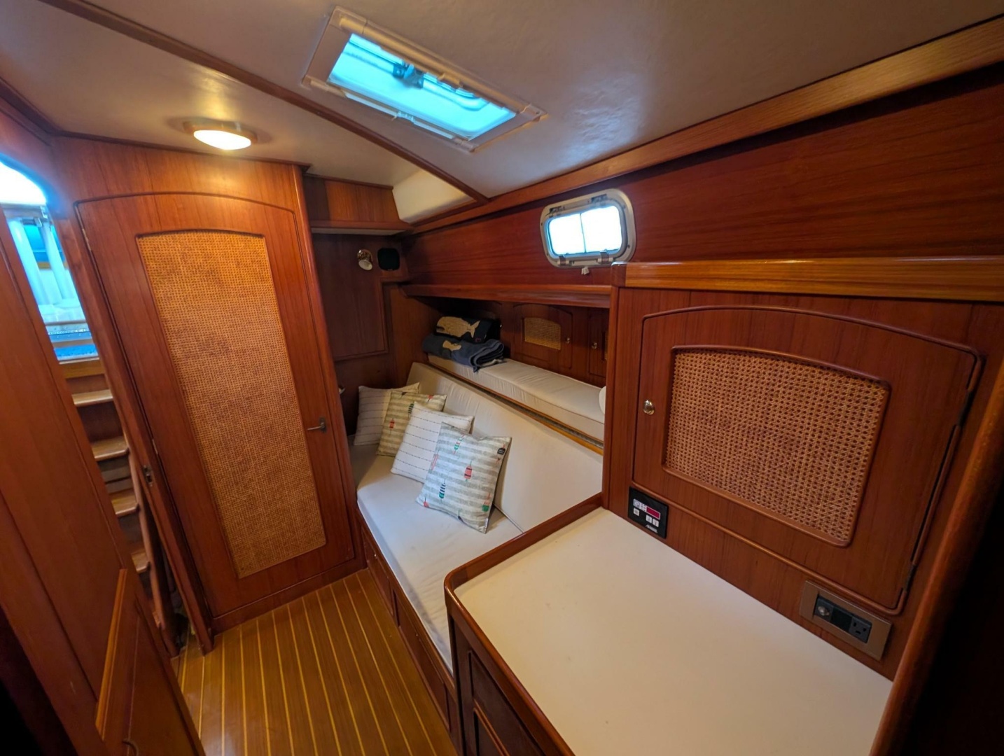 1998 Little Harbor Whisperjet 55 - Image 38