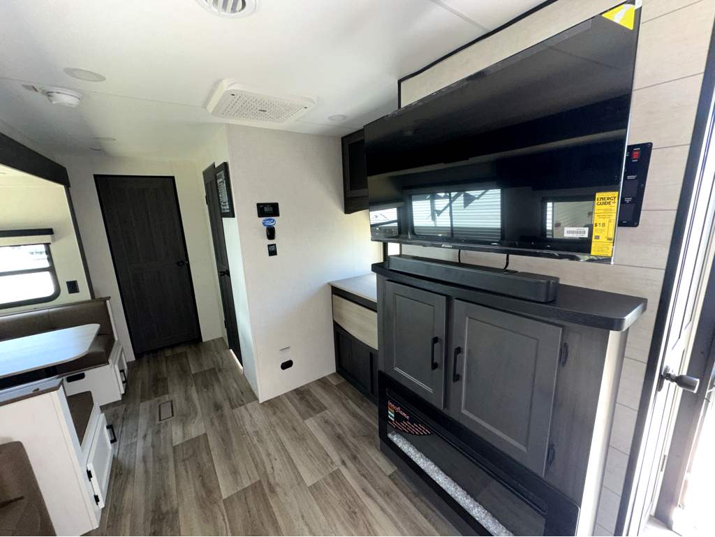 2026 VENTURE RV SPORTTREK 251VRK - Image 10