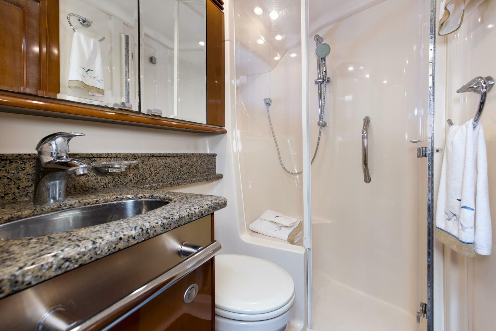 2007 Sea Ray 52 Sedan Bridge - Image 20