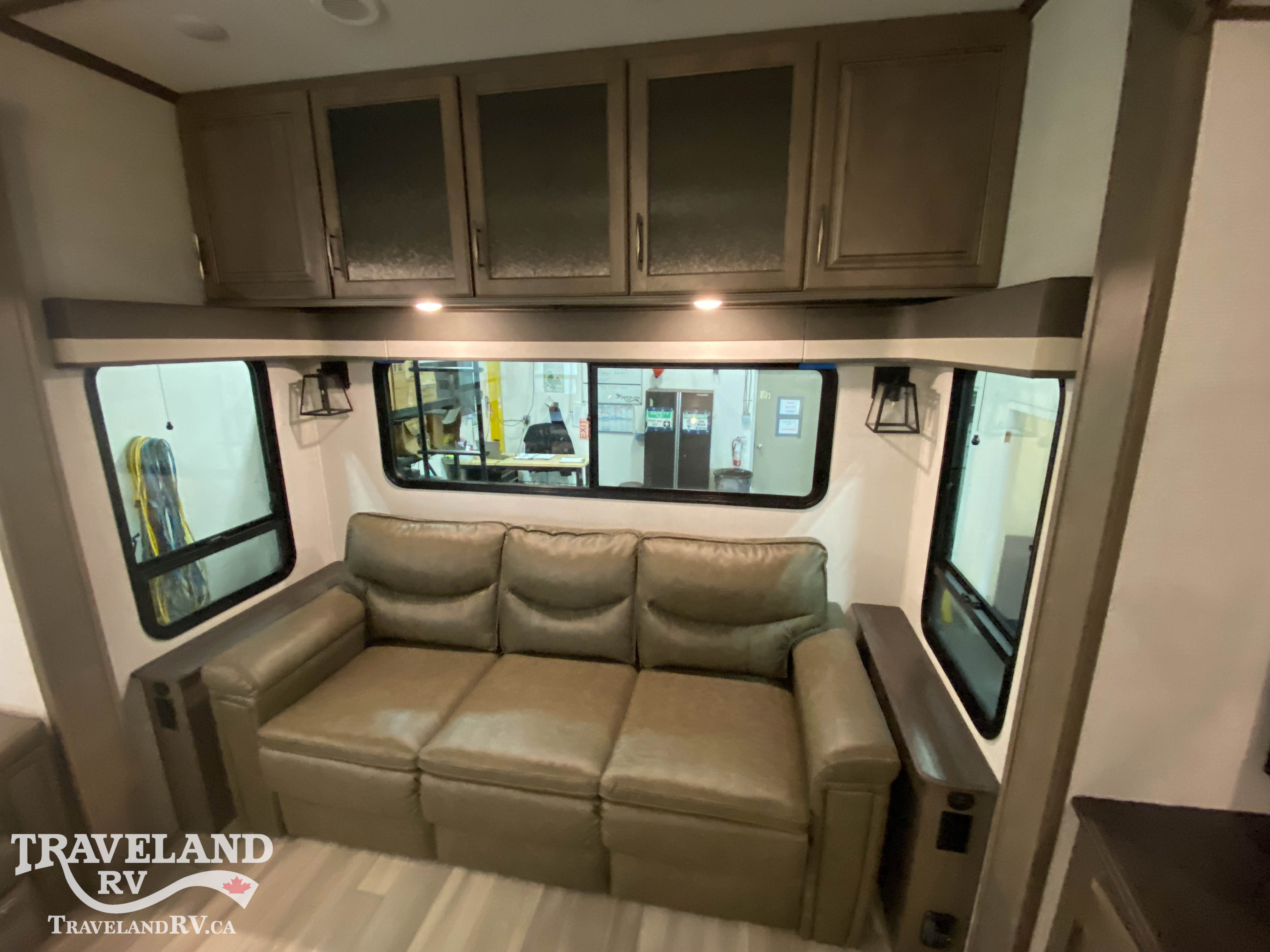 2023 Grand Design SOLITUDE 2930RL - Image 13