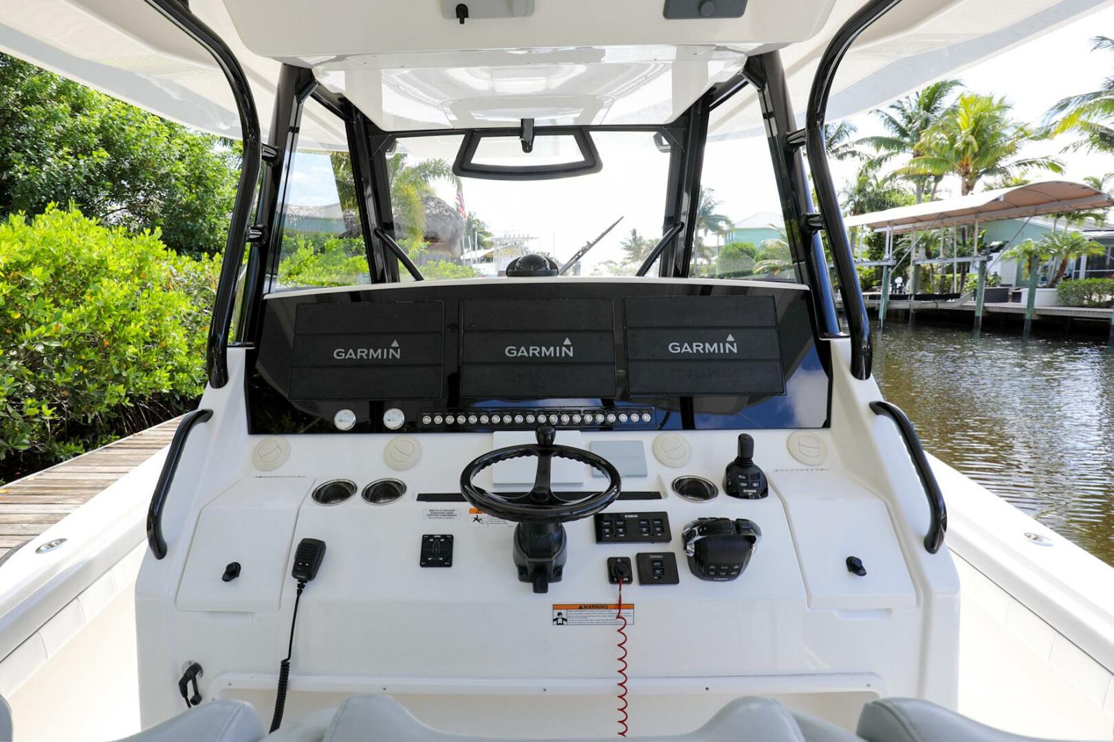 2020 REGULATOR 41 Standard - Image 19