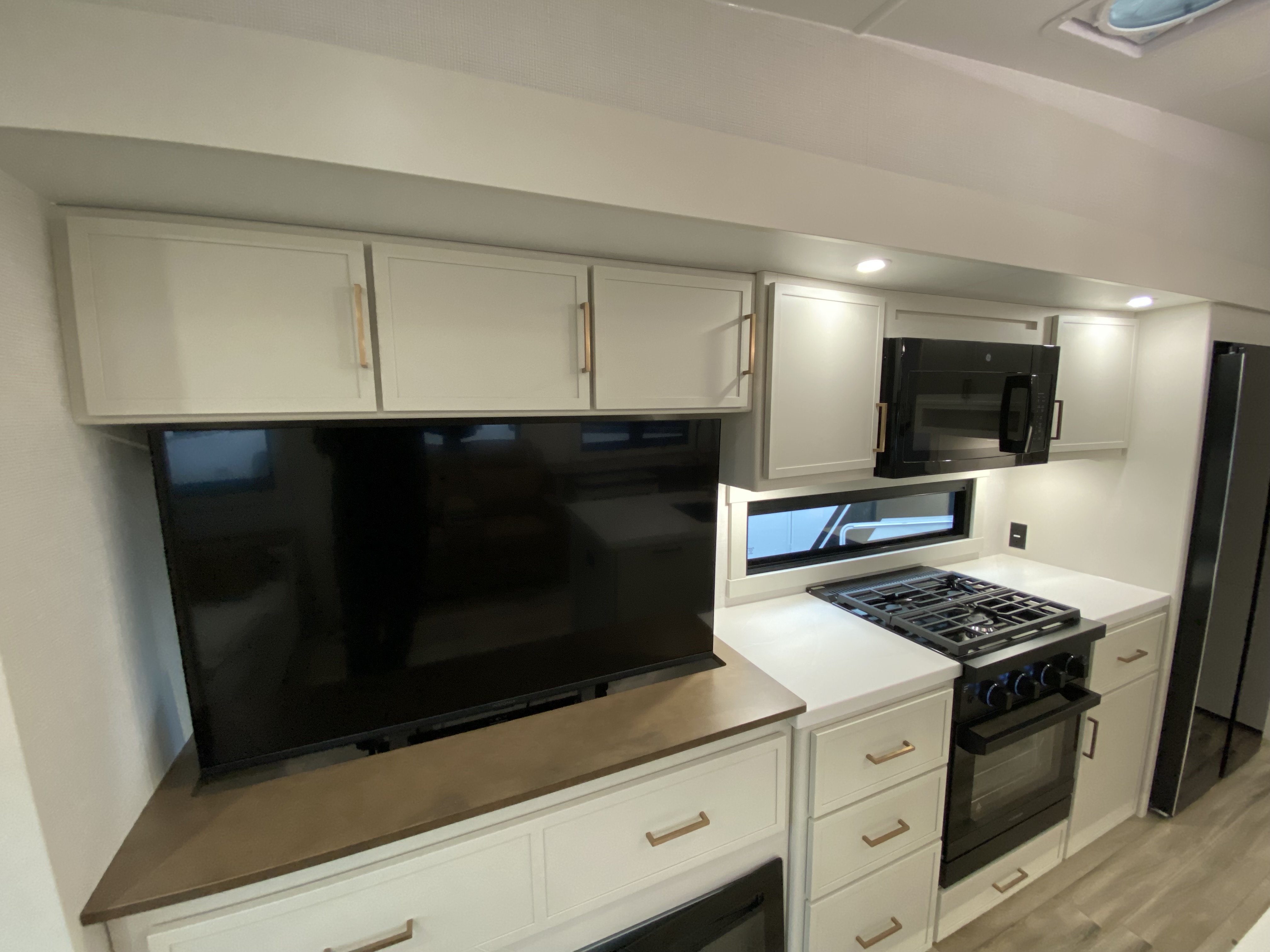 2027 Brinkley RV Model Z 3100 - Image 11