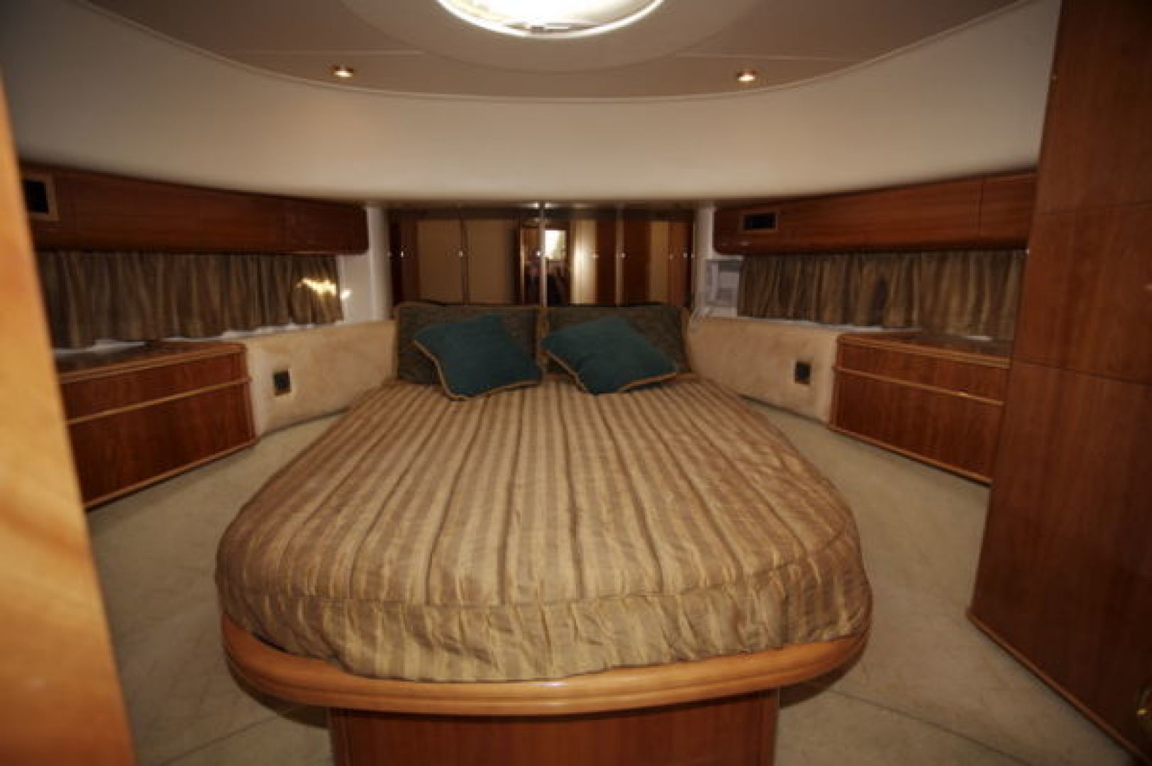 1999 Viking Sport Cruiser - Image 10