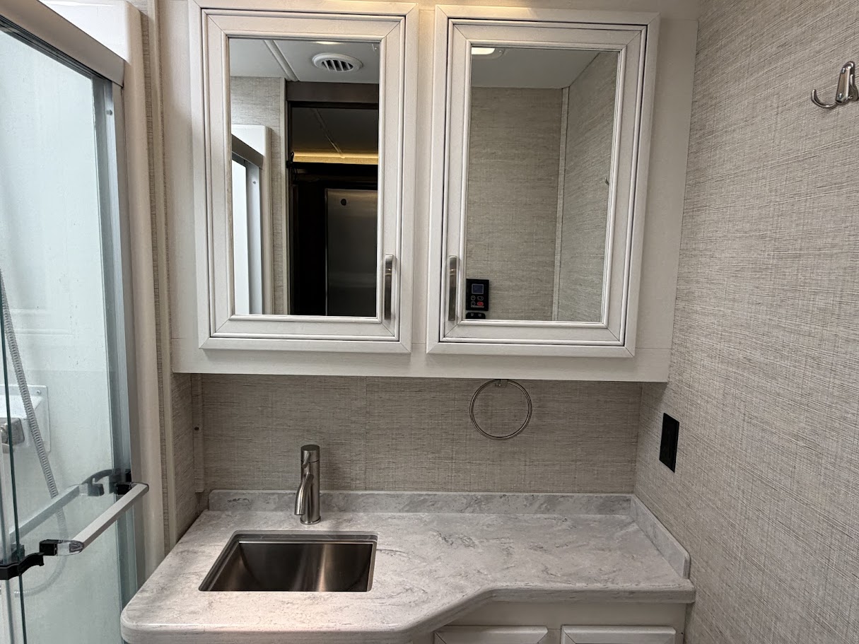 2022 JAYCO SENECA 37M - Image 26