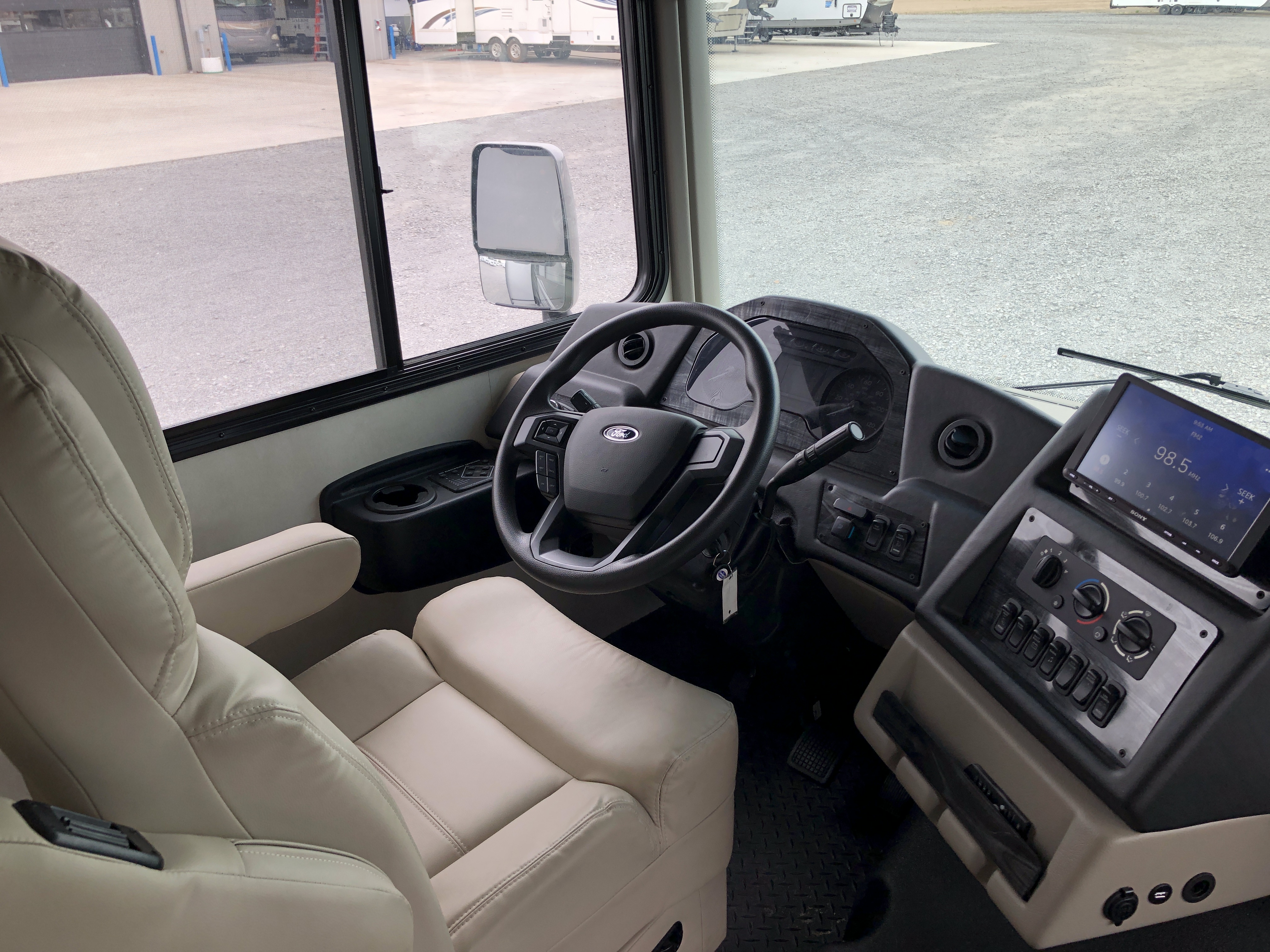 2022 Forest River Georgetown 7 Series GT7 36D7 - Image 11