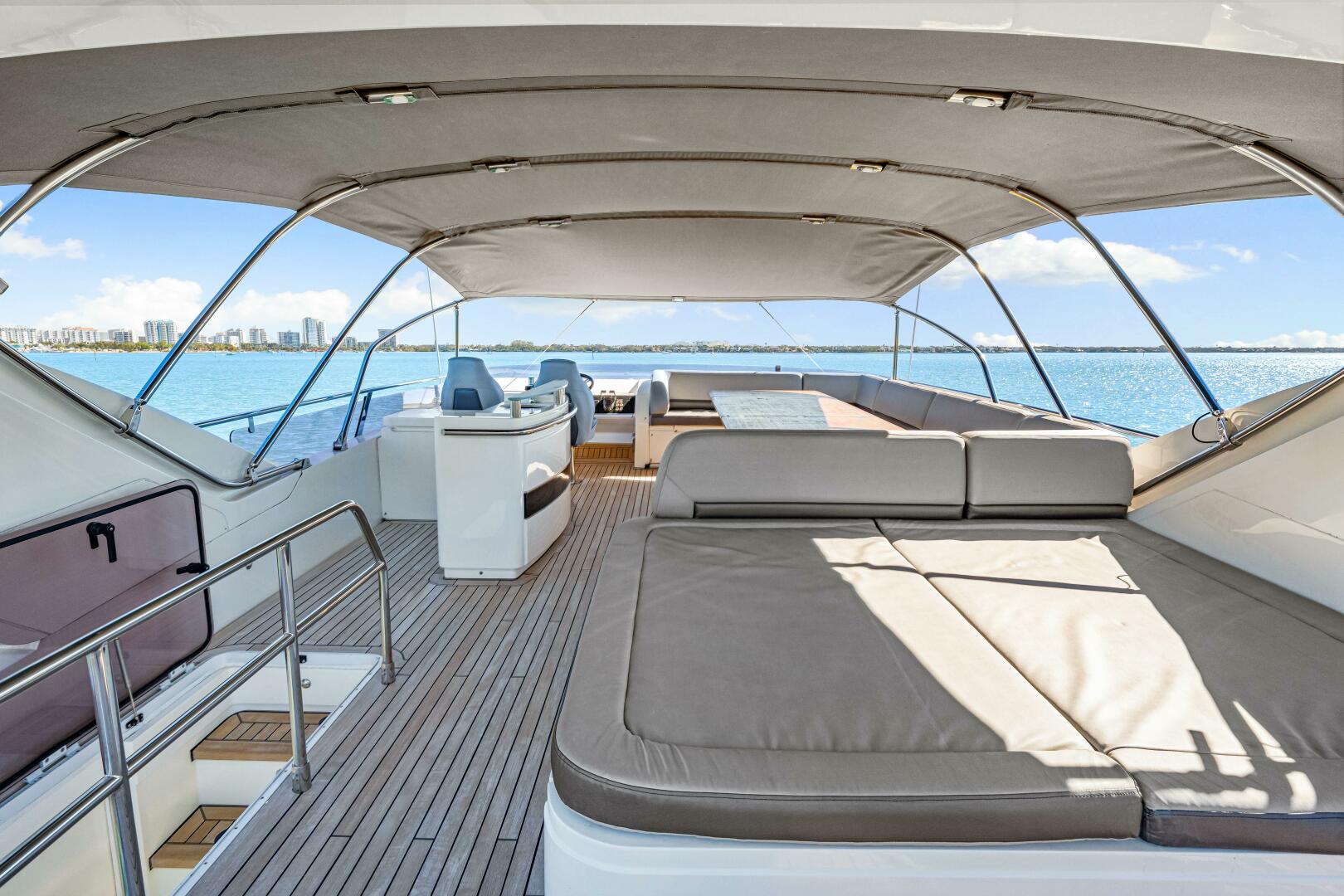 2014 Princess Y72 - Image 97