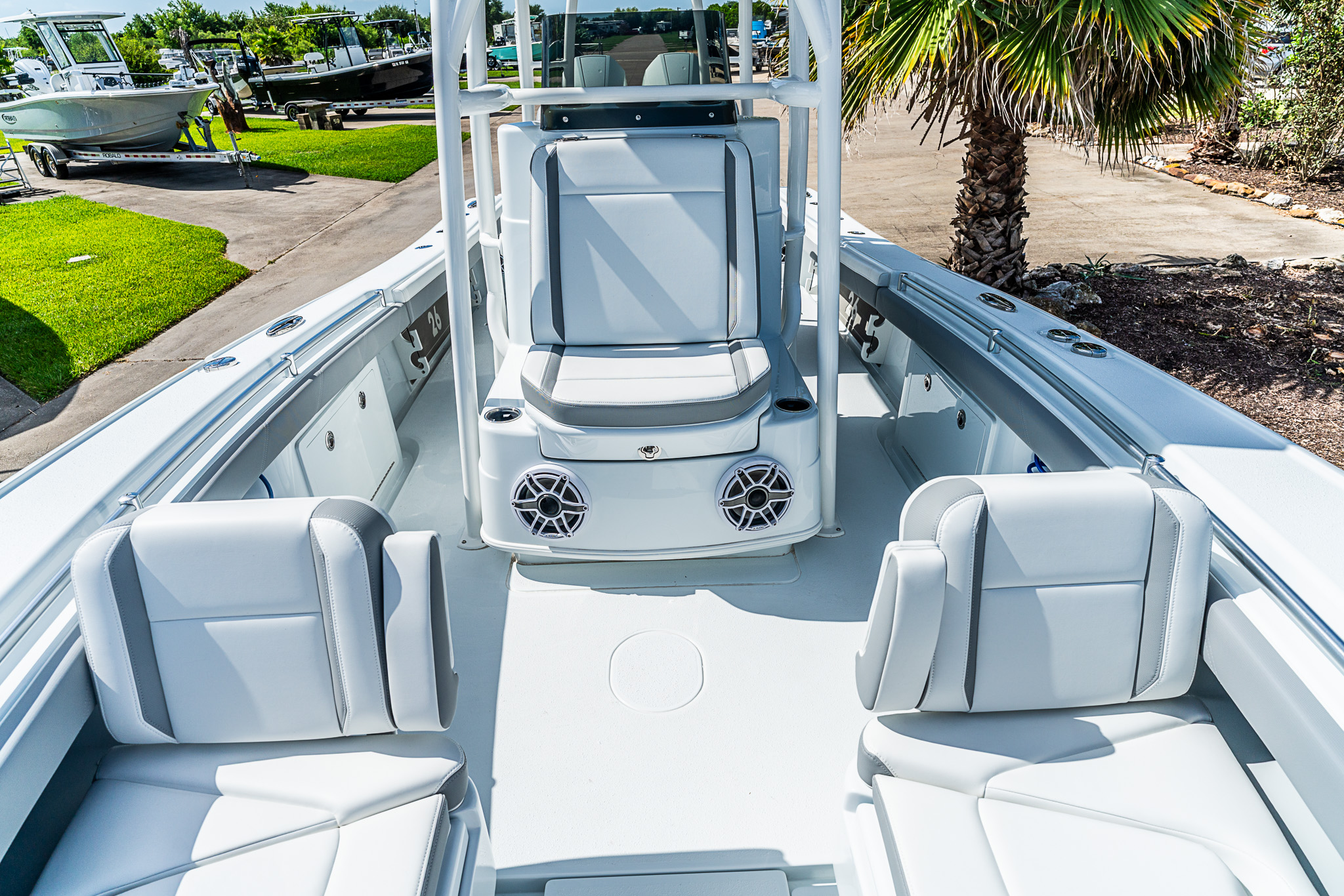 2027 YELLOWFIN 26 Hybrid Base - Image 21