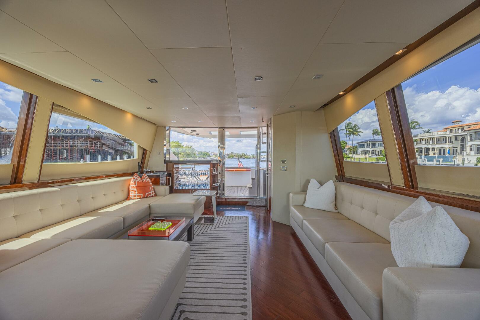 2010 Lazzara Yachts LSX 92 - Image 28