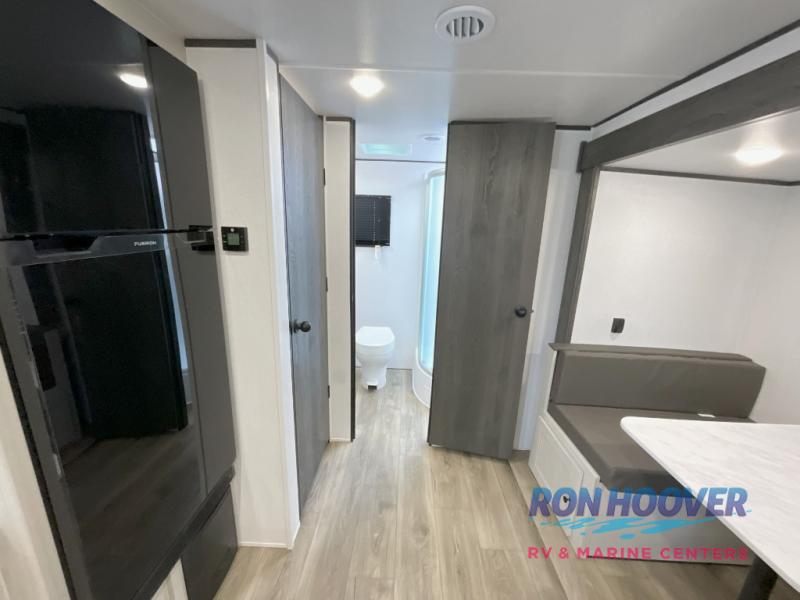 2025 COACHMEN 24RB - Image 19