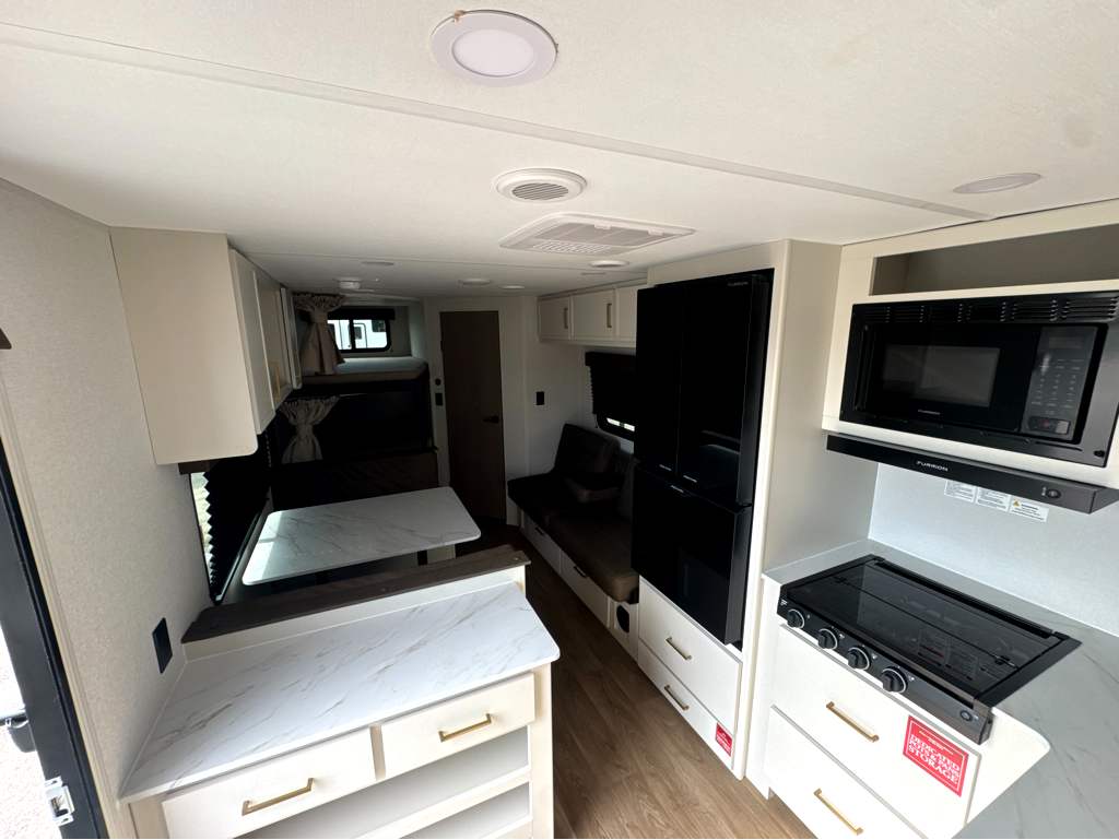 2027 GRAND DESIGN TRANSCEND 24BHX - Image 24