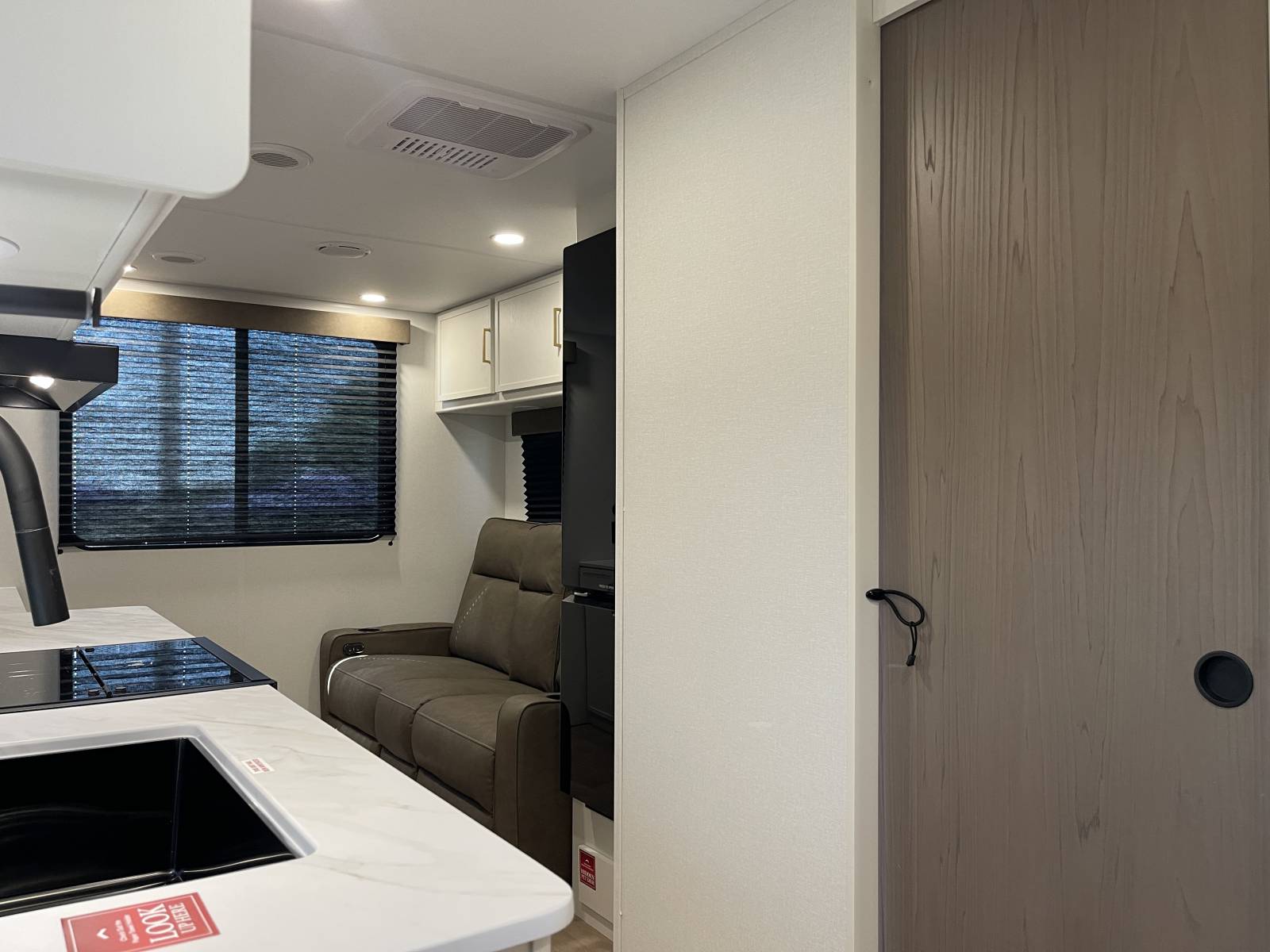 2026 Grand Design Transcend XPLOR 21RLX - Image 10