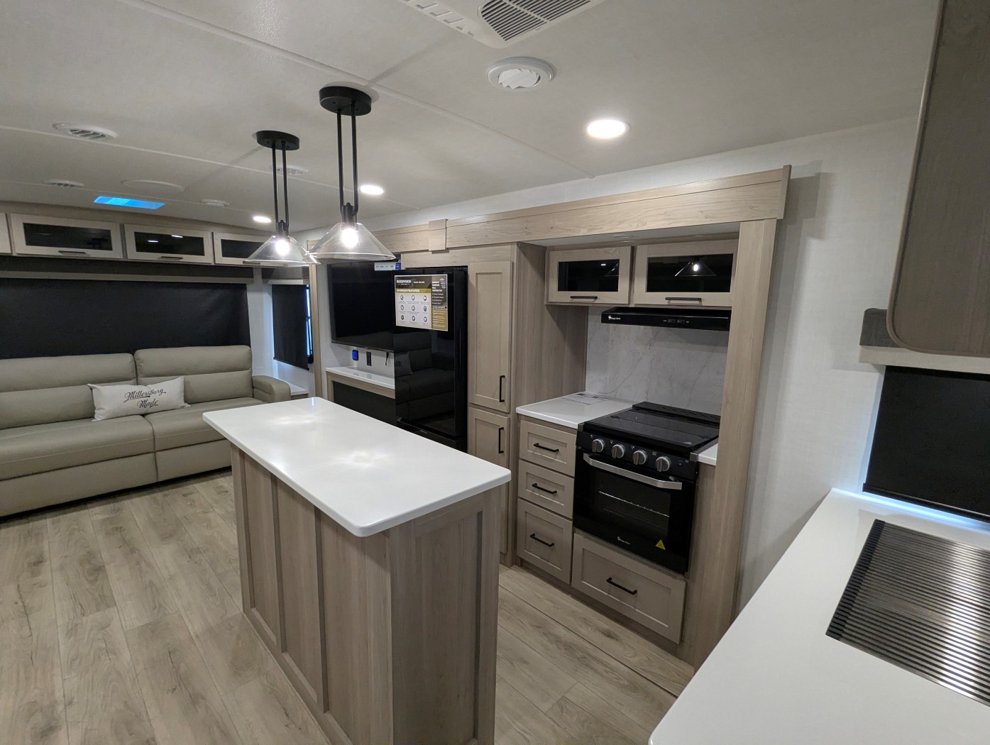 2026 Forest River Rockwood Ultra Lite 2906RL - Image 15
