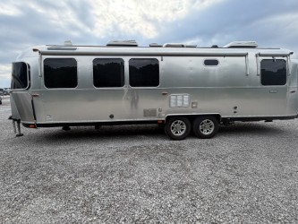 2021 AIRSTREAM CLASSIC 30RB - Image 4