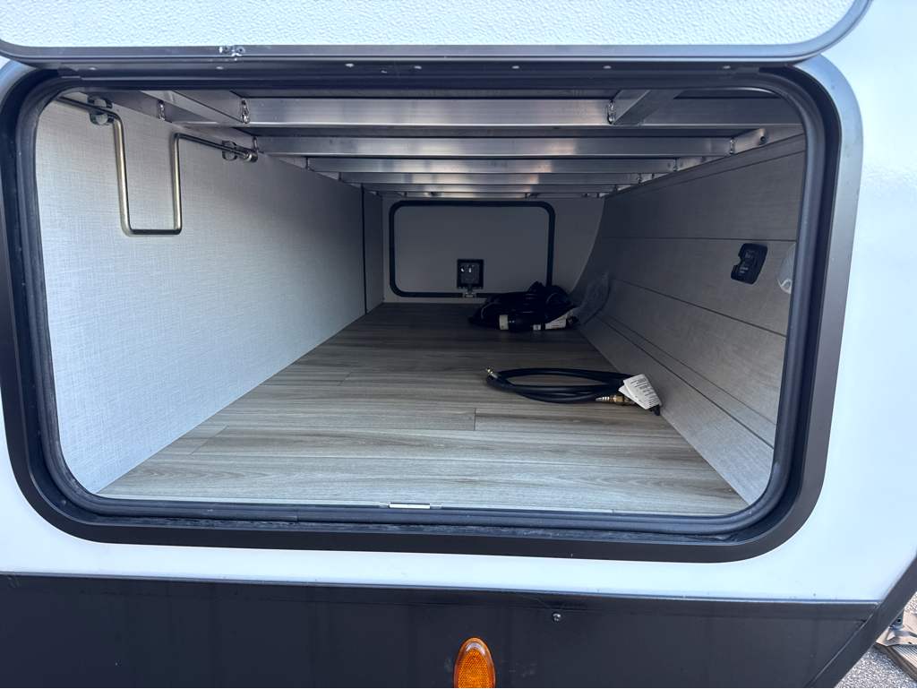 2026 VENTURE RV SPORTTREK 312VIK - Image 8