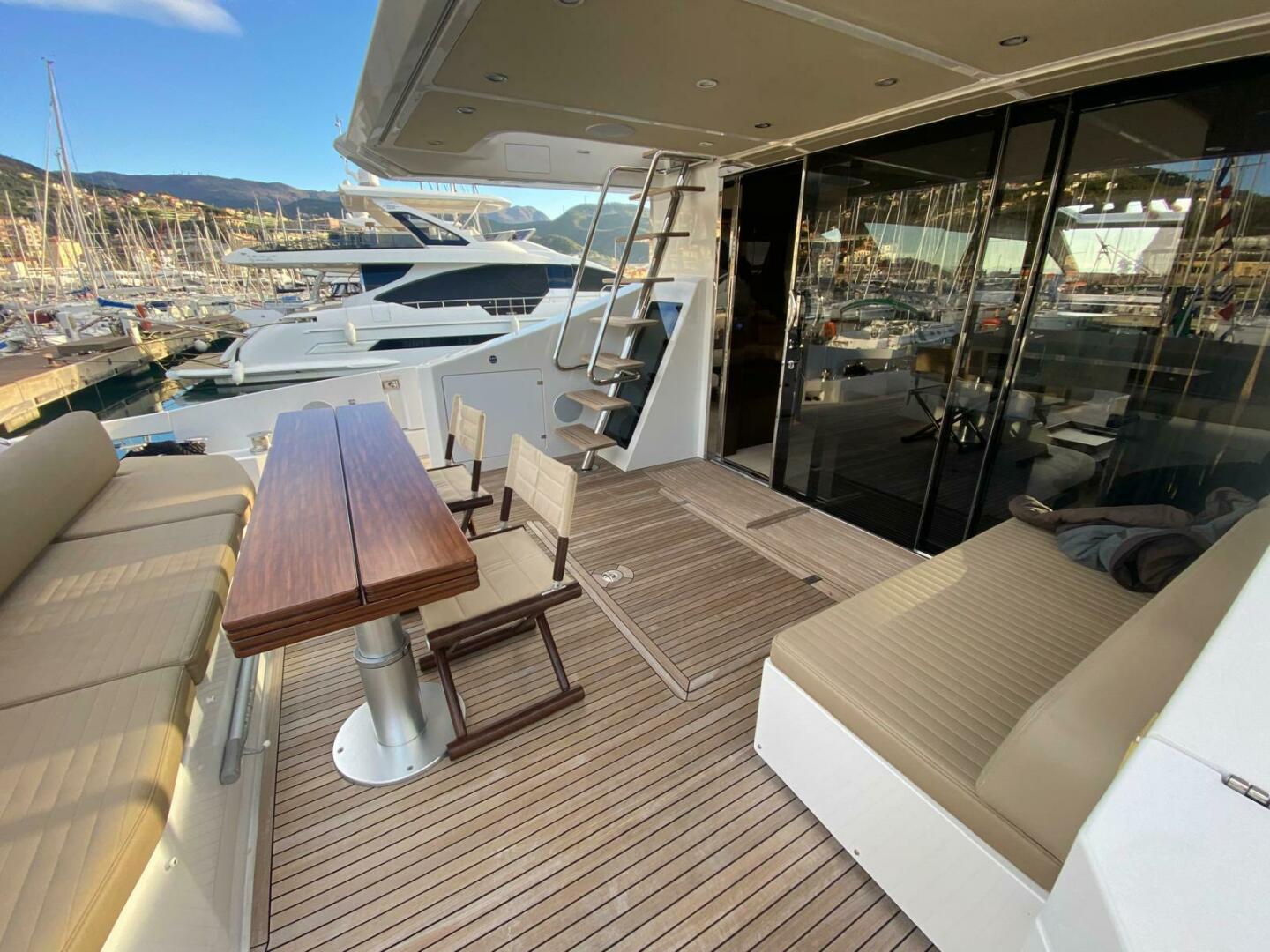 2016 Azimut 77S - Image 9