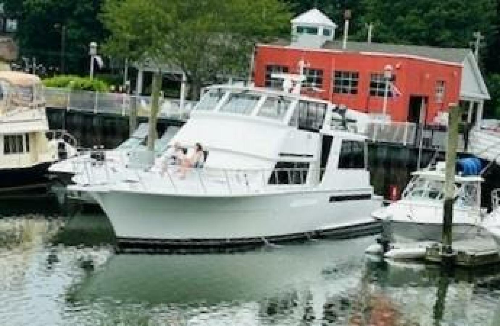 1998 Viking Motor Yacht - Image 2