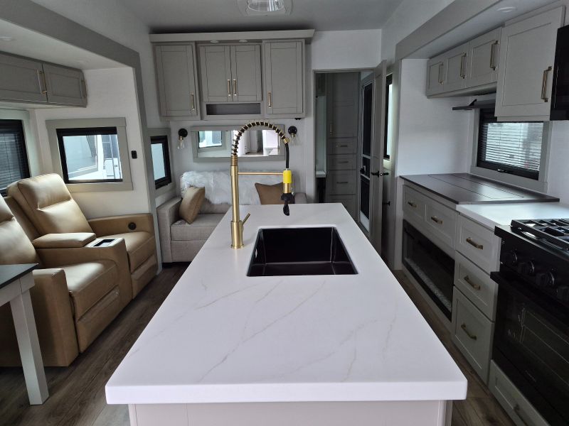 2026 Brinkley RV Model Z 3515 - Image 4