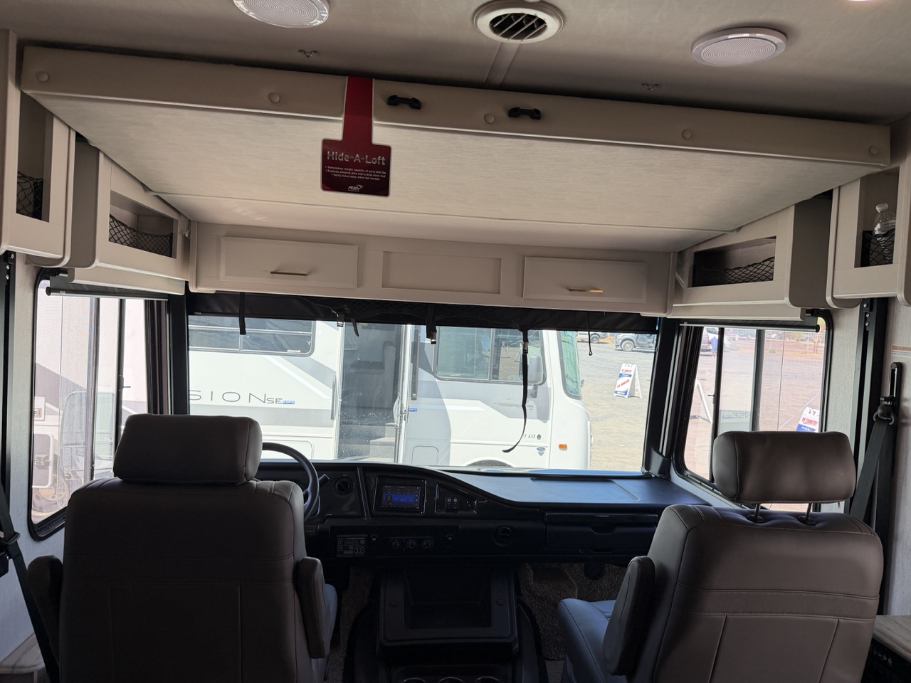 2026 Holiday Rambler Admiral 29M - Image 9
