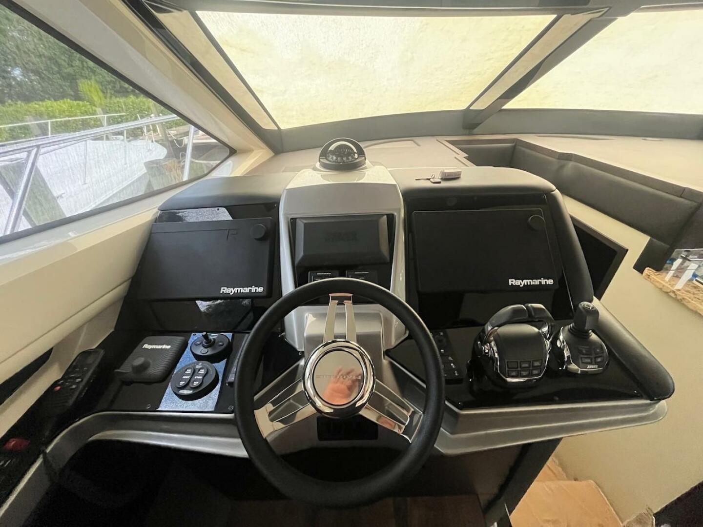 2017 Marquis 500 Sport Yacht - Image 33