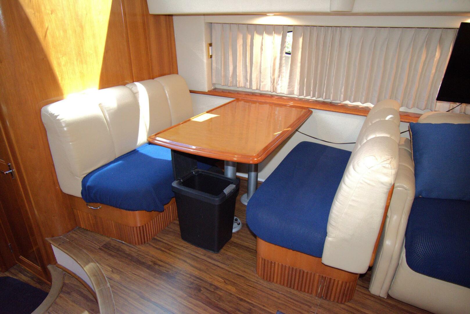 2005 Carver 444 Cockpit Motor Yacht - Image 26
