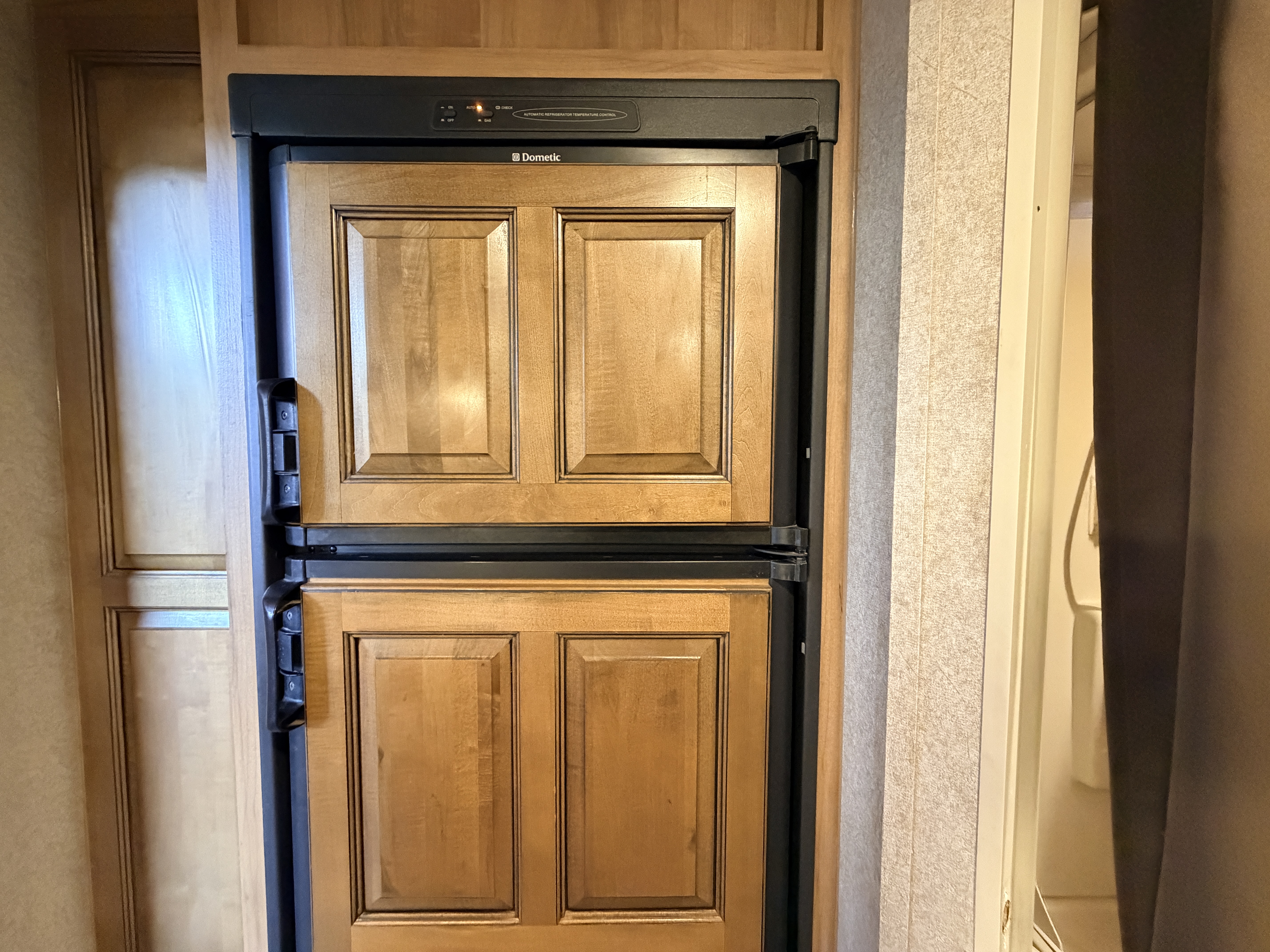 2016 Forest River Rockwood Mini Lite 2109S - Image 8