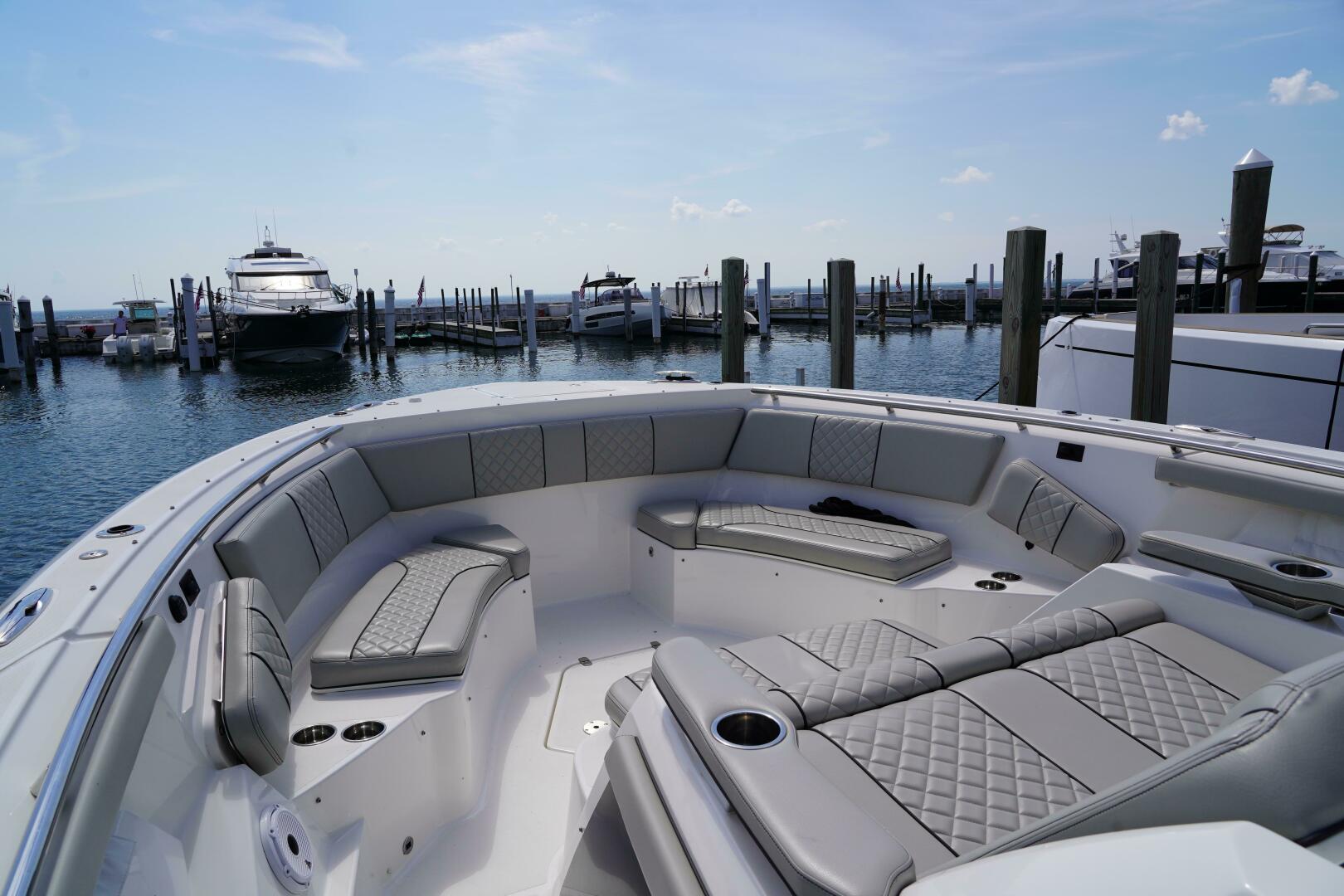 2022 PURSUIT S 428 Sport Base - Image 15