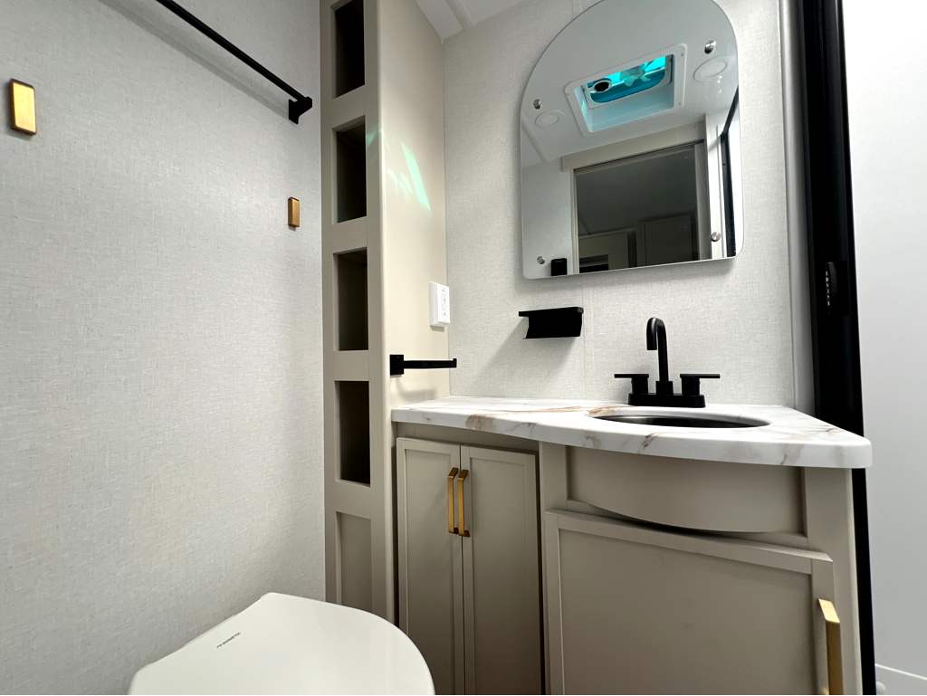 2027 GRAND DESIGN IMAGINE 22MLE - Image 18