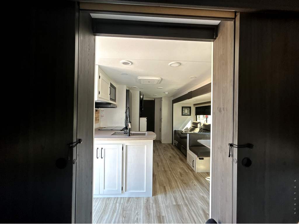 2027 VENTURE RV SIENNA 281VQB - Image 32