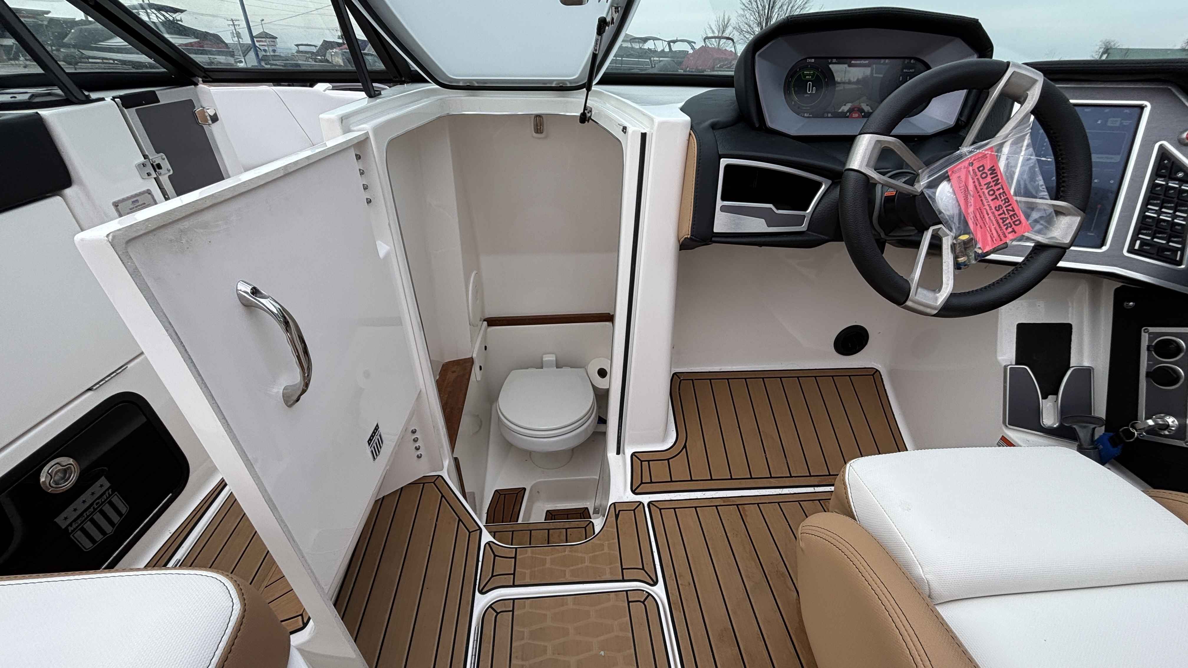 2022 MasterCraft X26 - Image 20