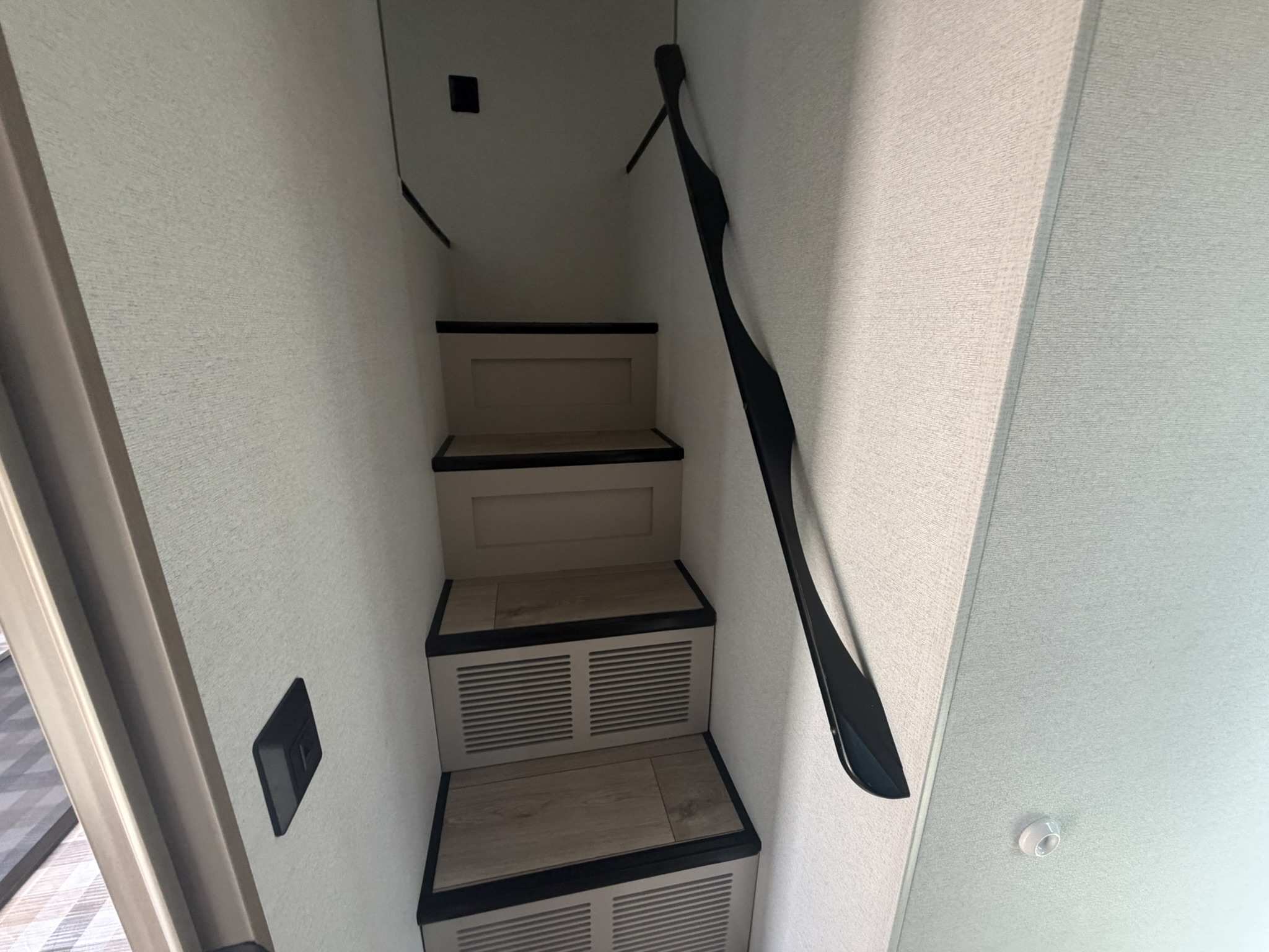 2027 JAYCO JAY FLIGHT BUNGALOW 404LOFT - Image 37