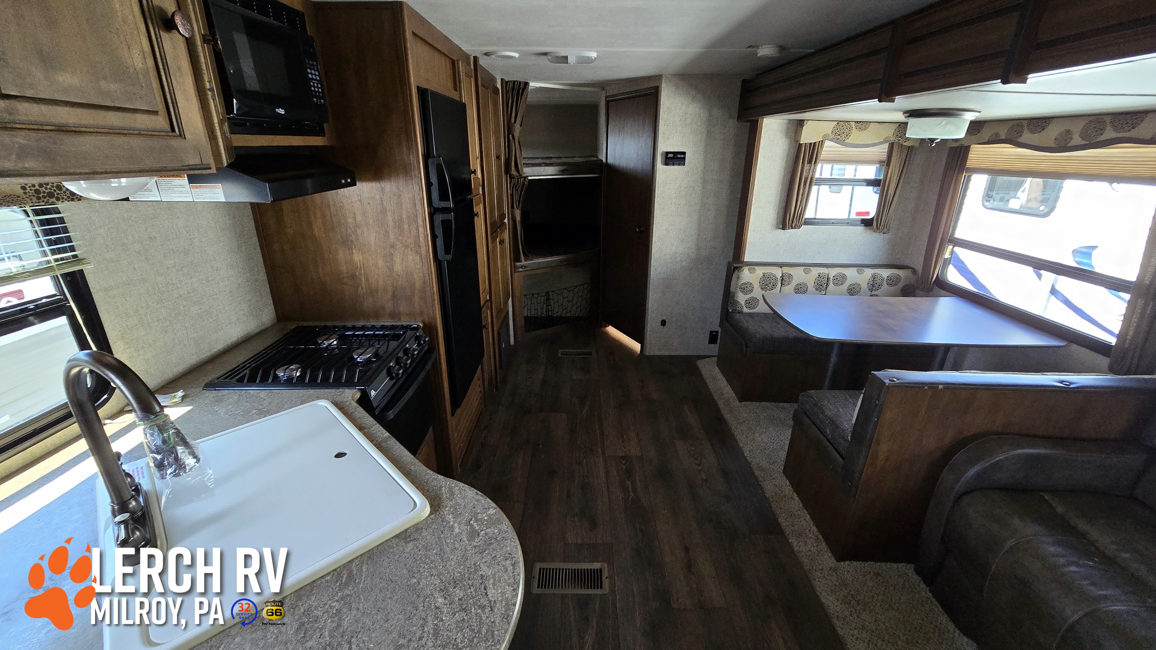 2016 KEYSTONE SPRINTER CAMPFIRE 28BH - Image 9