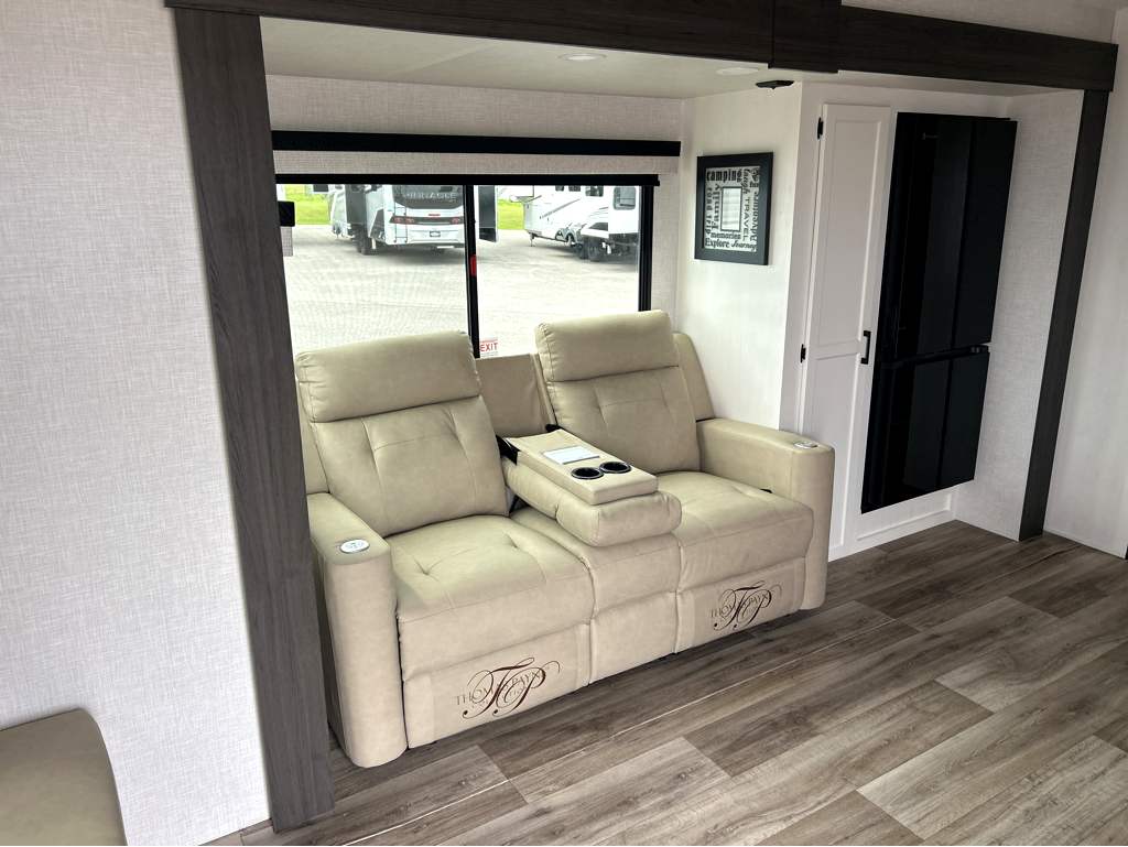 2026 VENTURE RV SPORTTREK 312VBH - Image 8
