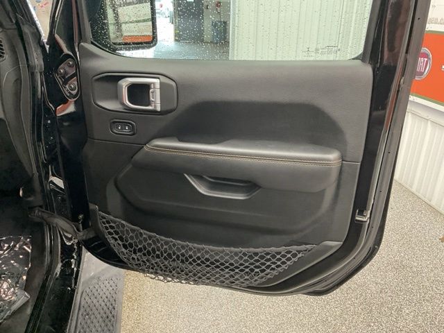 2022 Jeep Gladiator Crew Cab High Altitude 4WD - Image 25