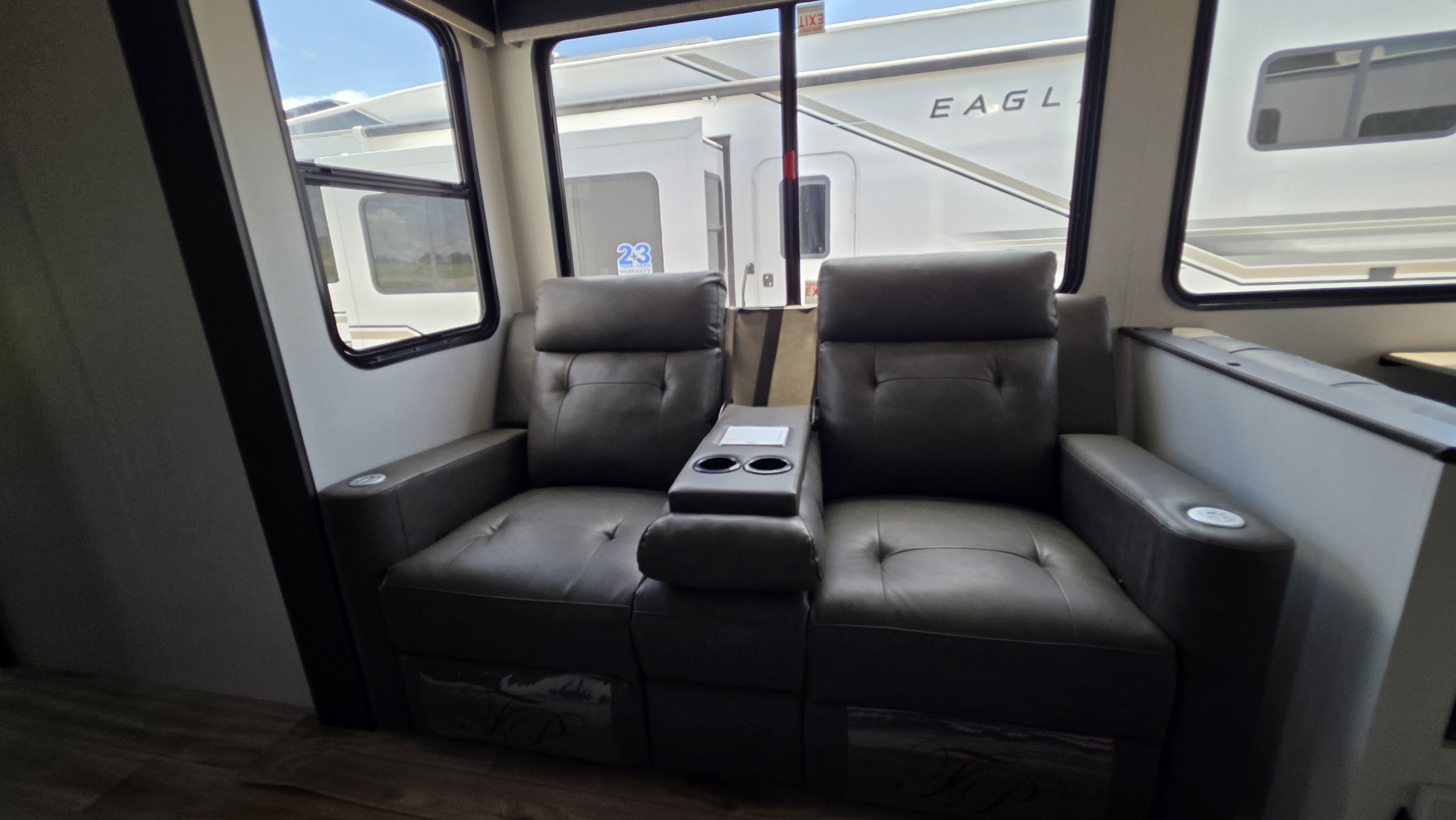 2027 VENTURE RV SPORTTREK 312VTB - Image 26