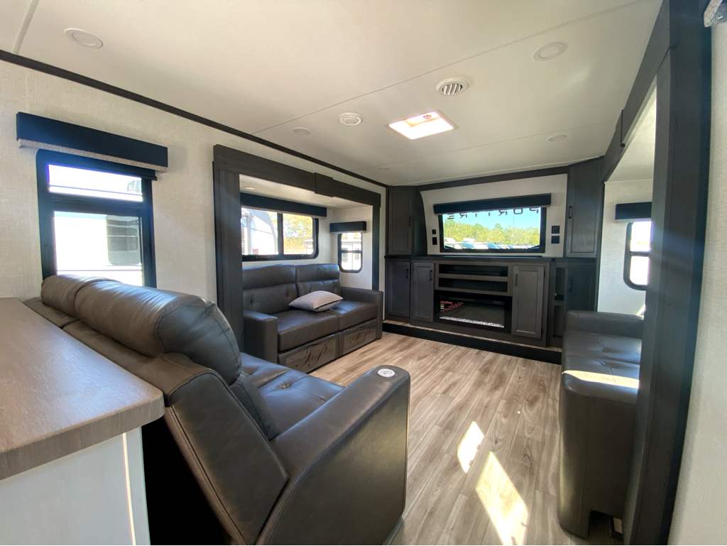 2026 VENTURE RV SPORTTREK 365VFL - Image 11