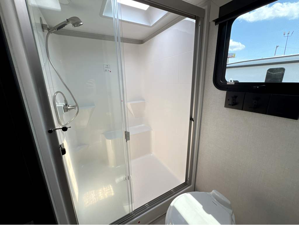 2025 Keystone ALPINE 3820FK - Image 22
