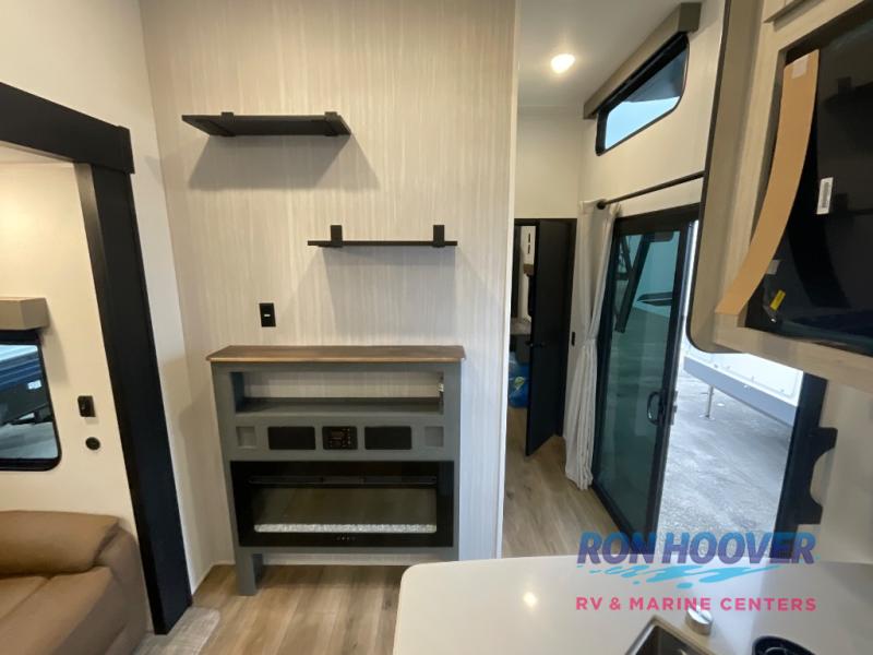 2026 PALOMINO 429LFT - Image 19