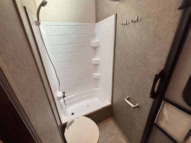 2018 Jayco North Point 379DBFS - Image 45
