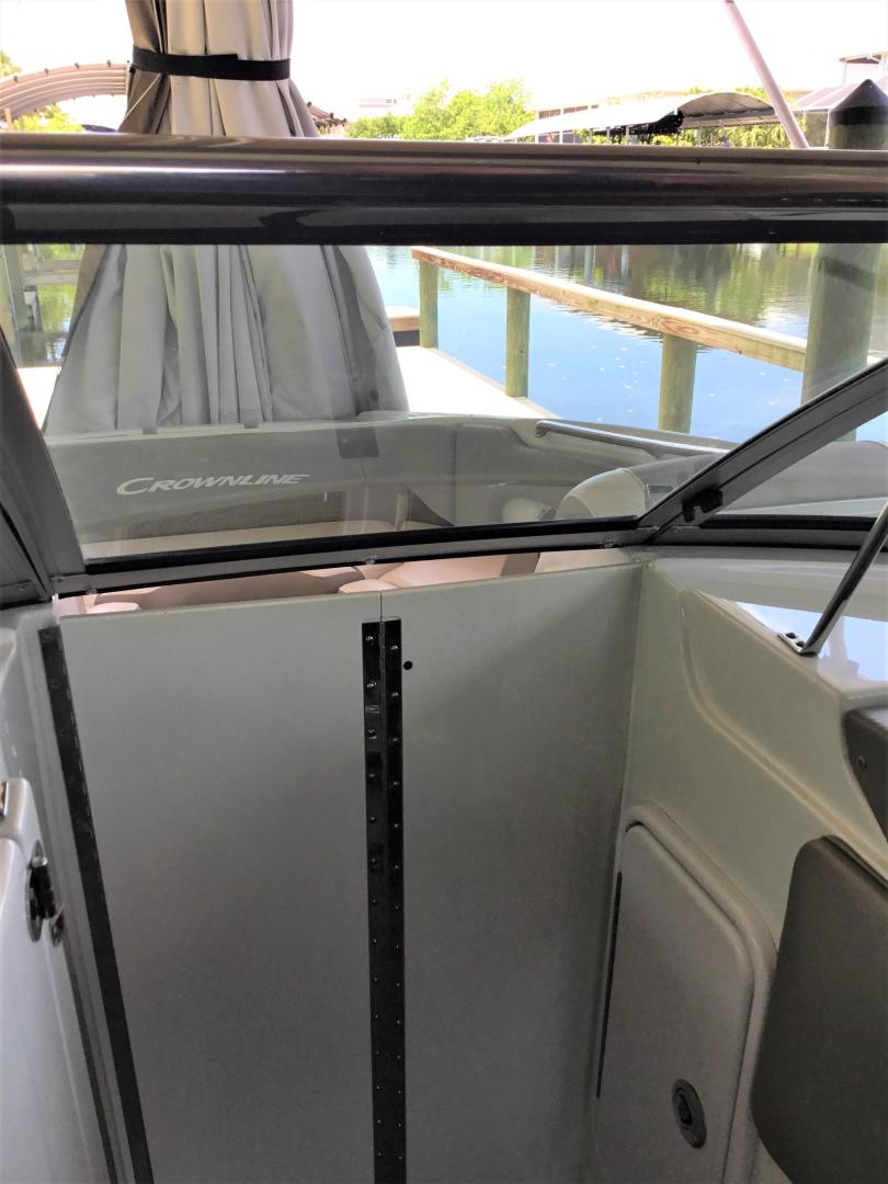 2019 Crownline E275XS - Image 10