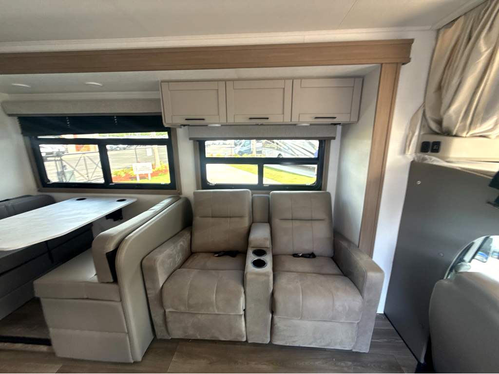 2027 ENTEGRA COACH ODYSSEY 29V - Image 13