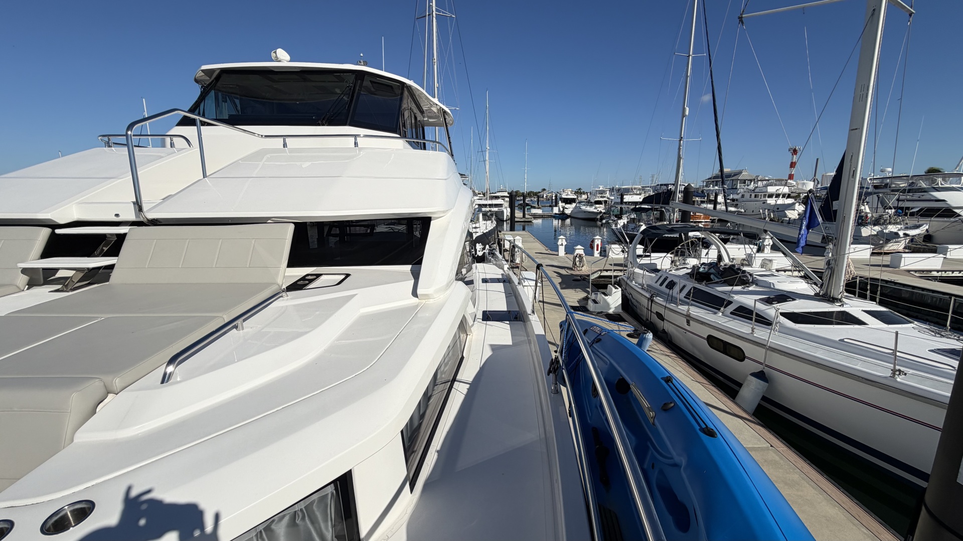 2025 Aquila 54 ENCLOSED BRIDGE - Image 3