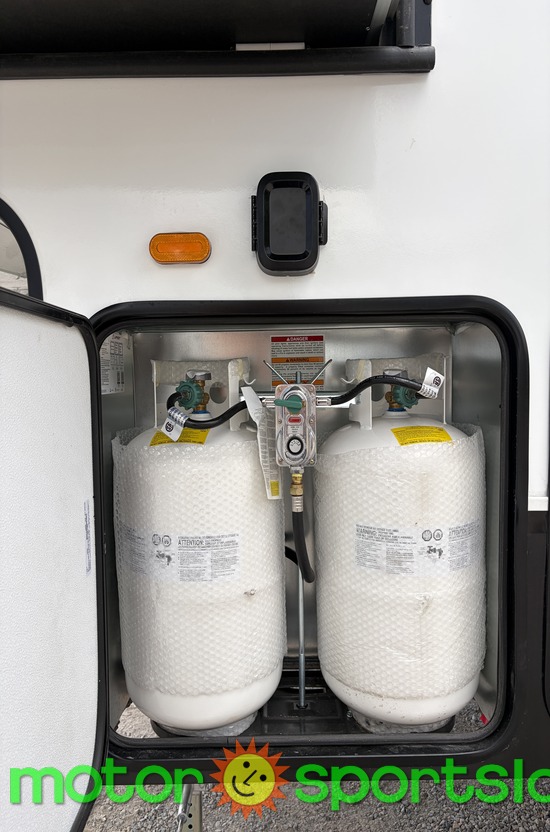 2027 KZ RV Durango Half-Ton D256RKT - Image 37