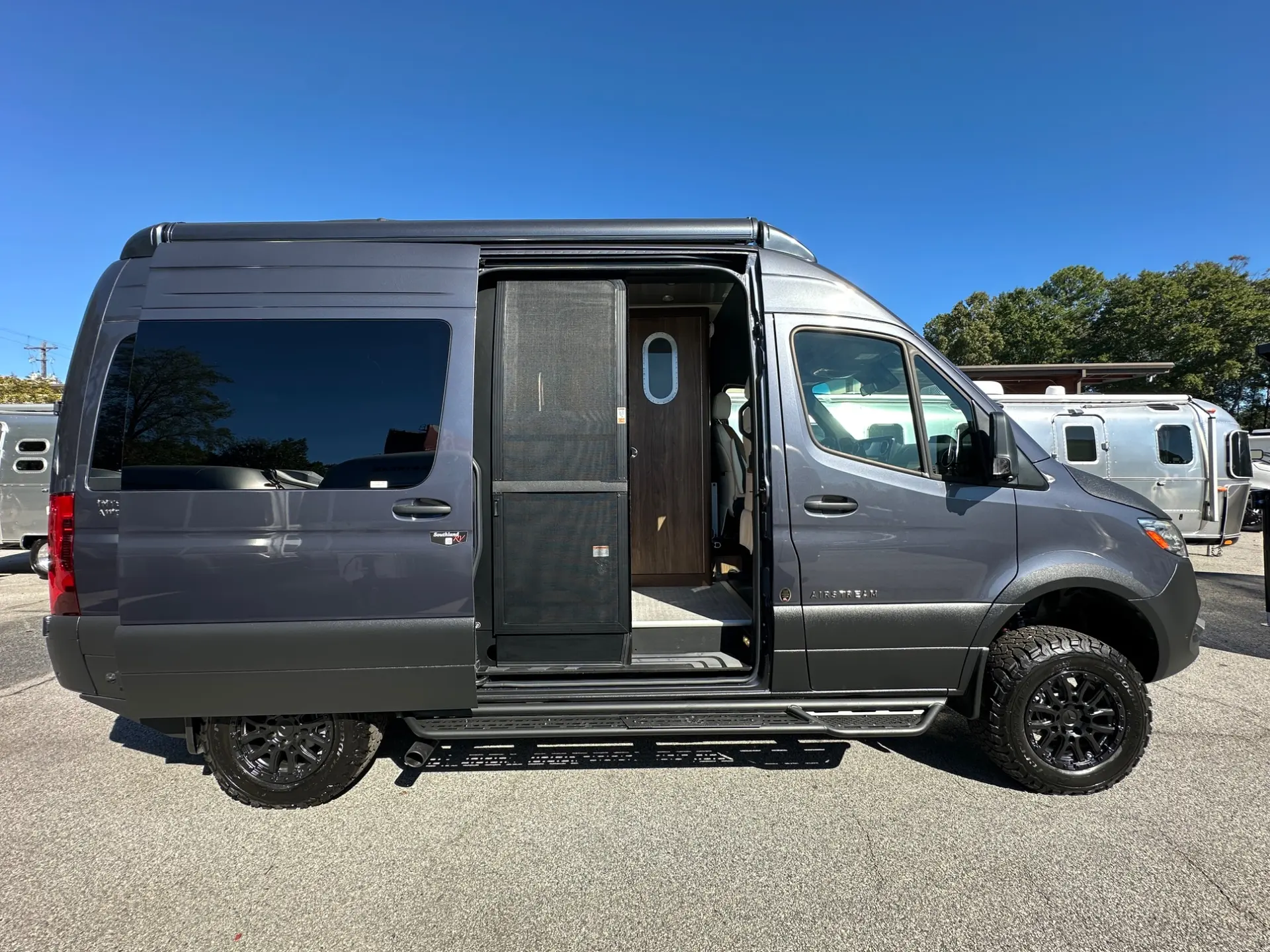 2027 Airstream Interstate 19GTX - Image 11