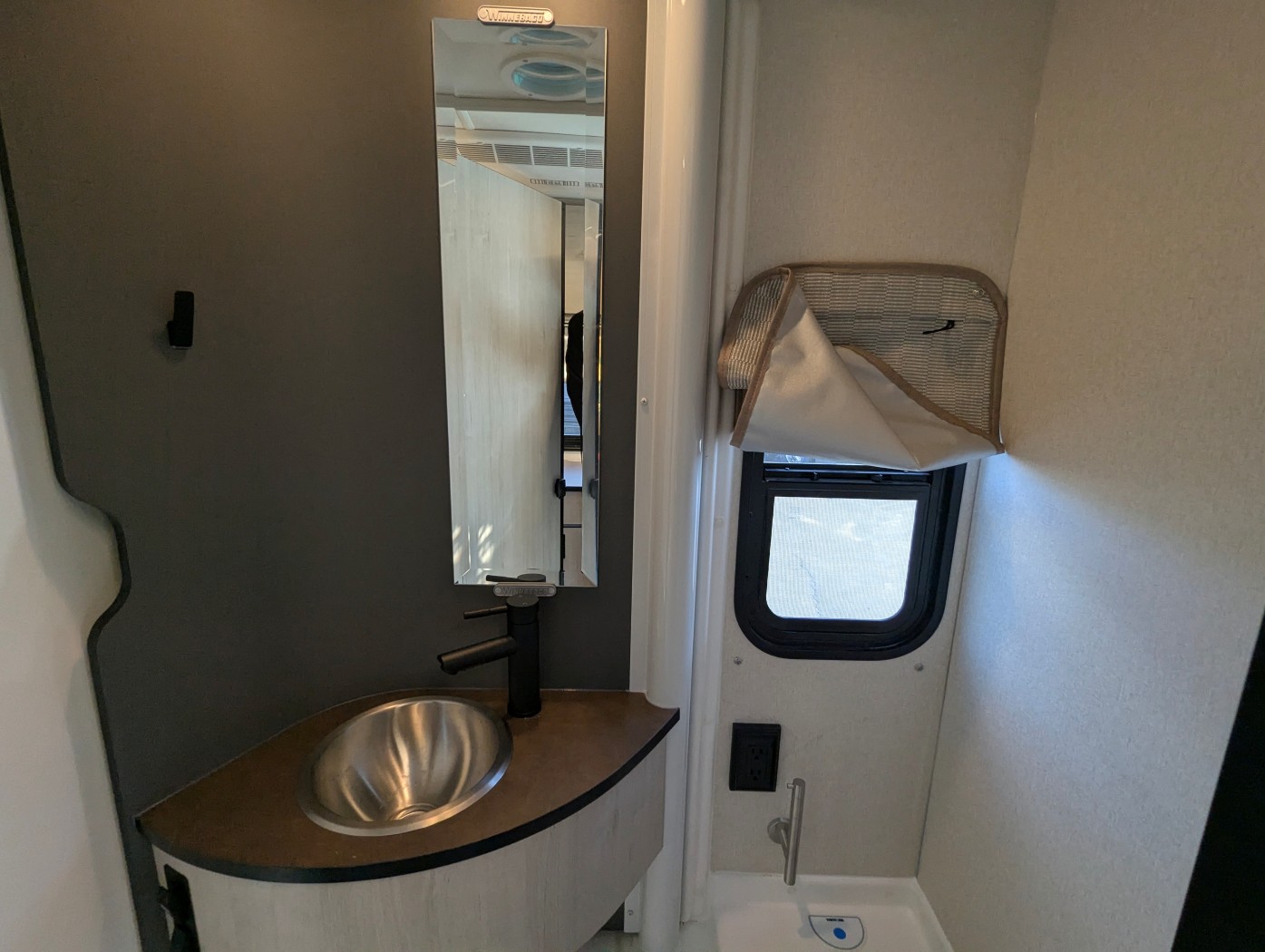 2027 Winnebago Elora 19DC - Image 19