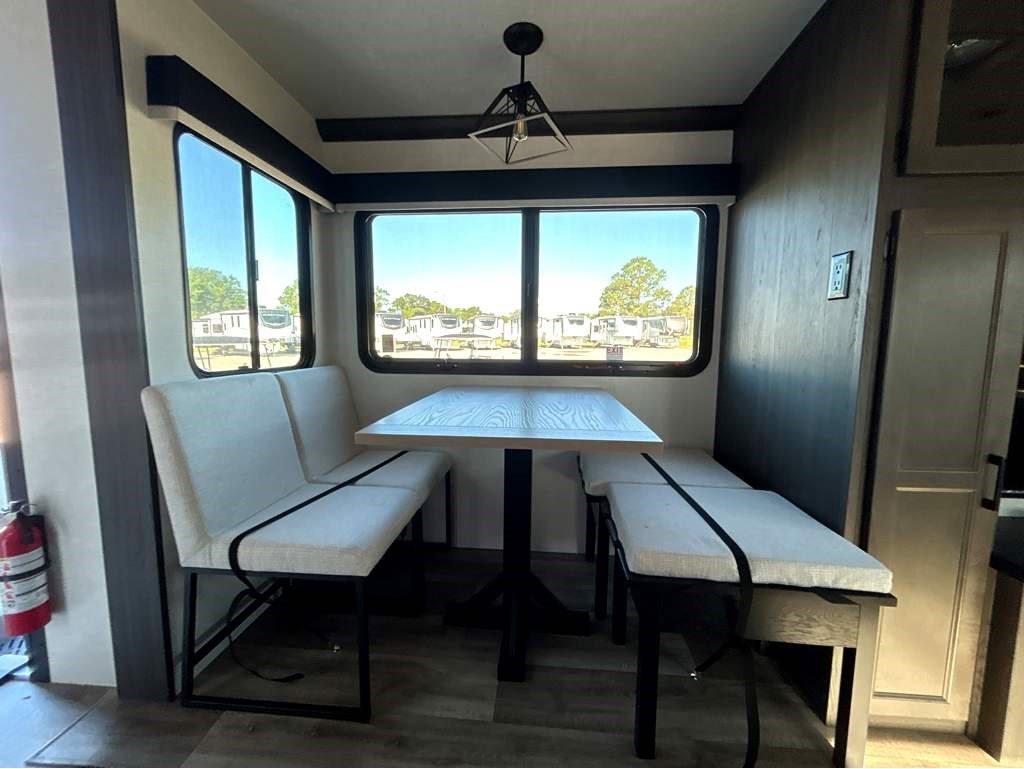 2026 VENTURE RV SPORTTREK 363VFR - Image 20