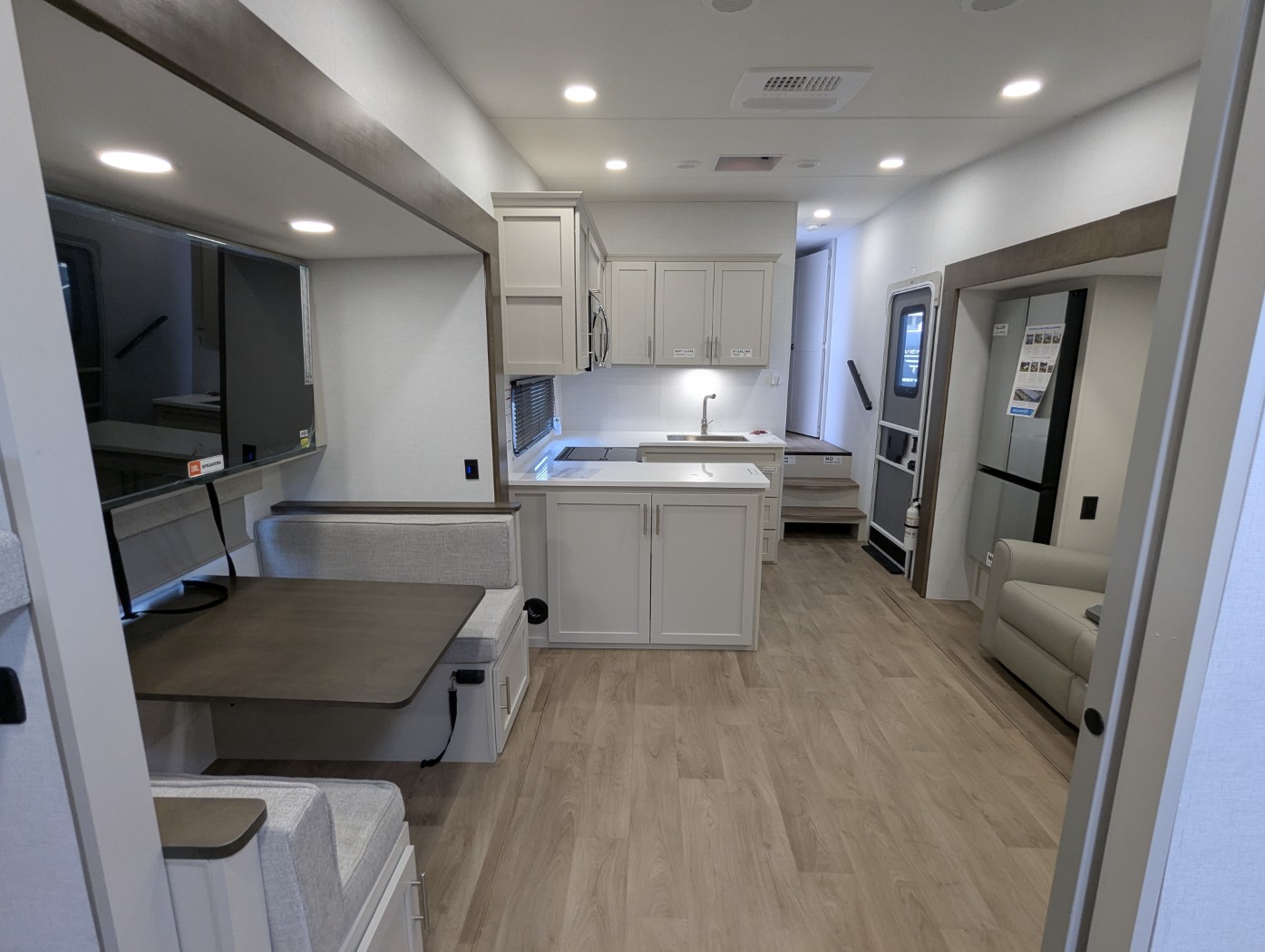 2027 Alliance RV Avenue 30BH - Image 52