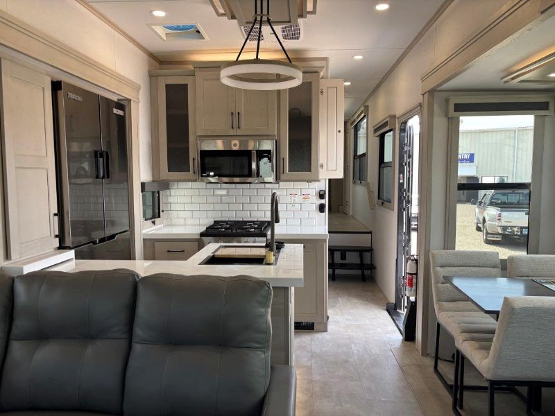 2025 Grand Design Solitude 388MBS - Image 16