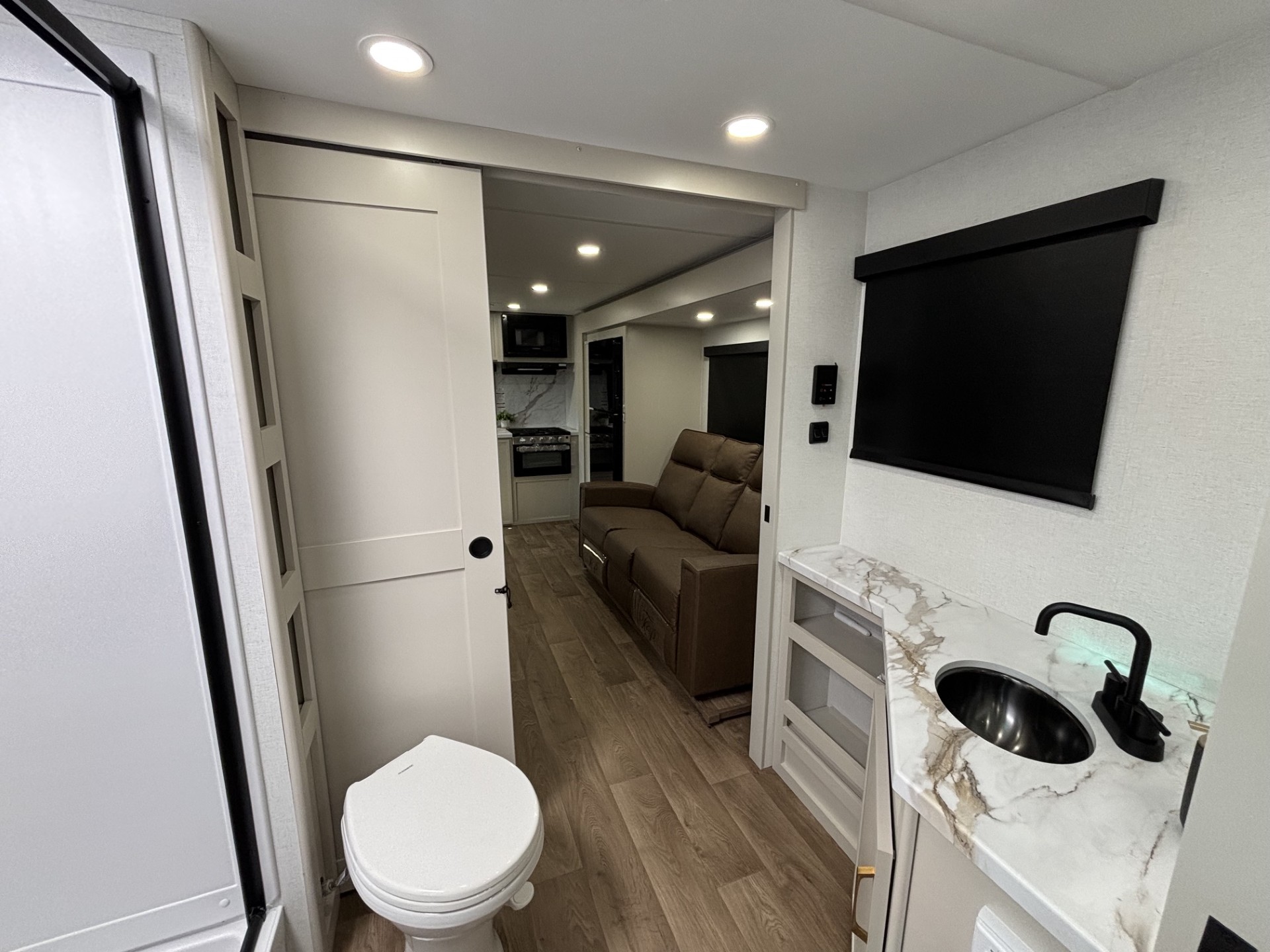 2027 Grand Design Imagine XLS 23LDE - Image 17