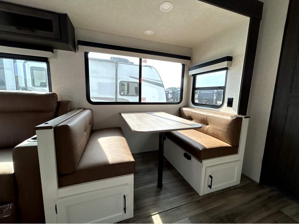 2026 VENTURE RV SPORTTREK 251VRK - Image 18