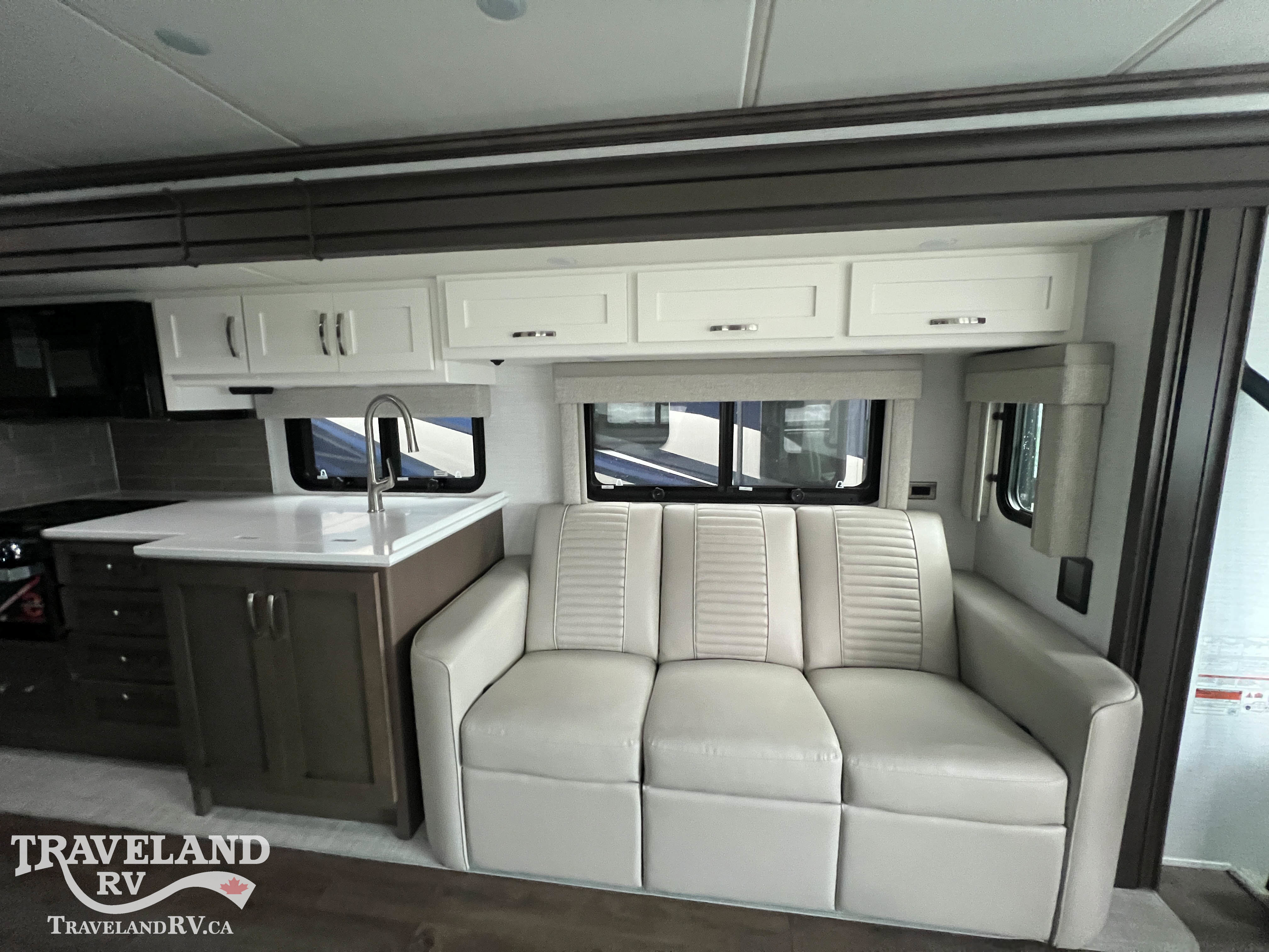 2026 Newmar Bay Star Sport 3225 - Image 9